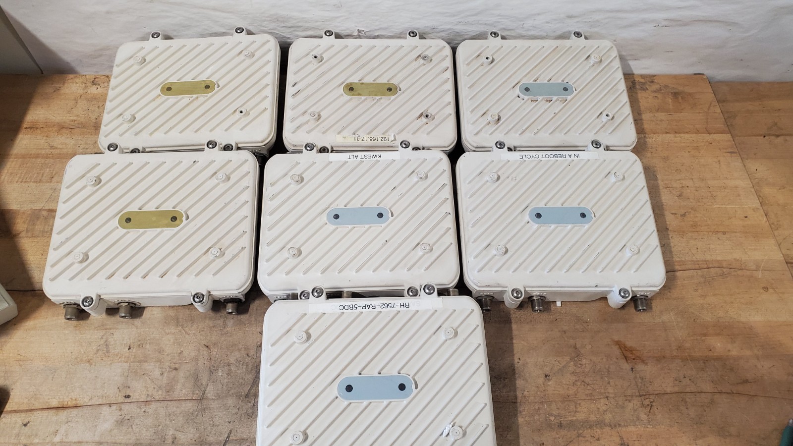LOT OF 7 Zebra Extreme Networks AP-7562-67040-US outdoor Wireless Access Points