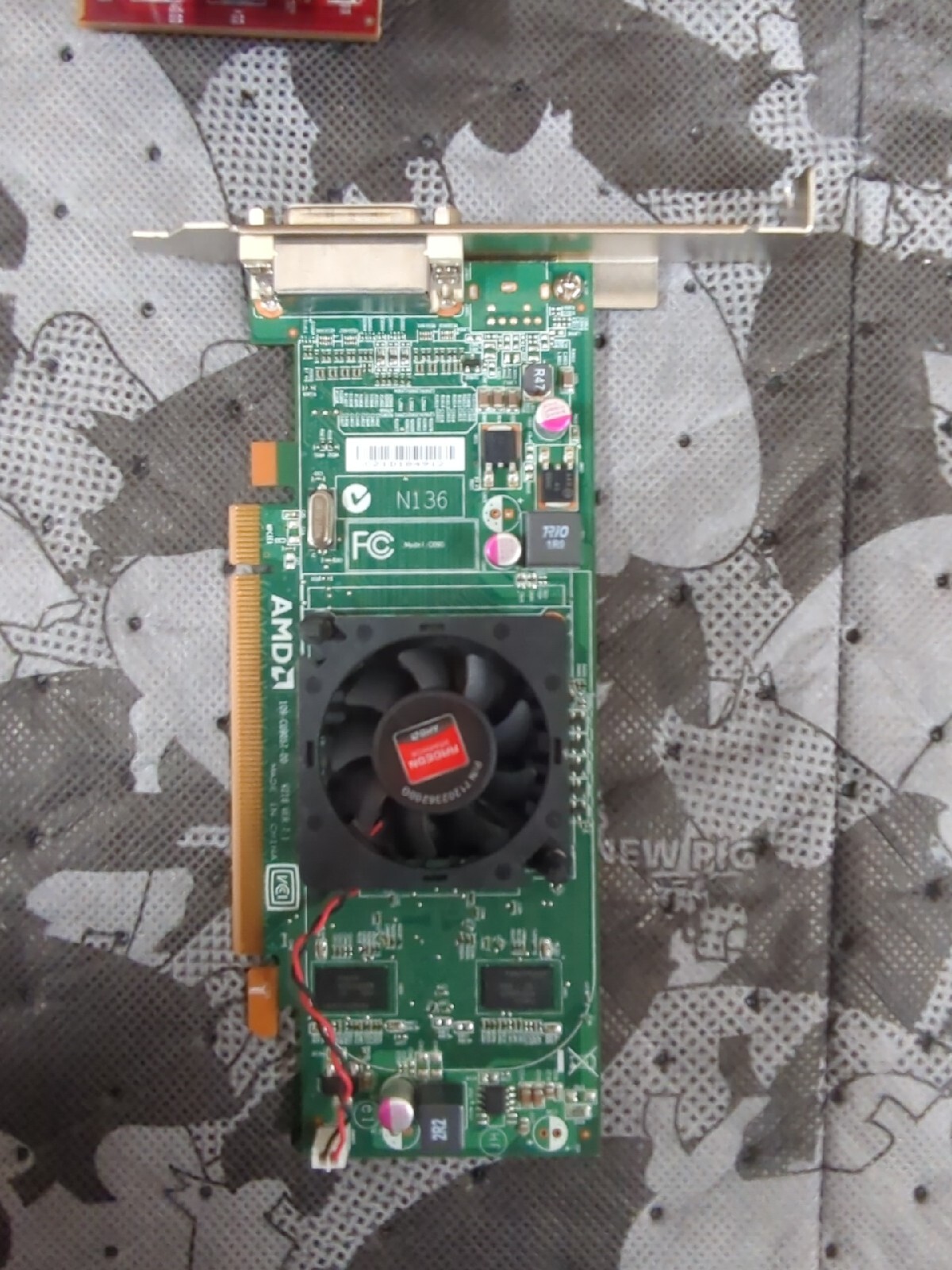 AMD Radeon 109-C09057-00 V218 VER 7.1 PCI Video Graphics Card