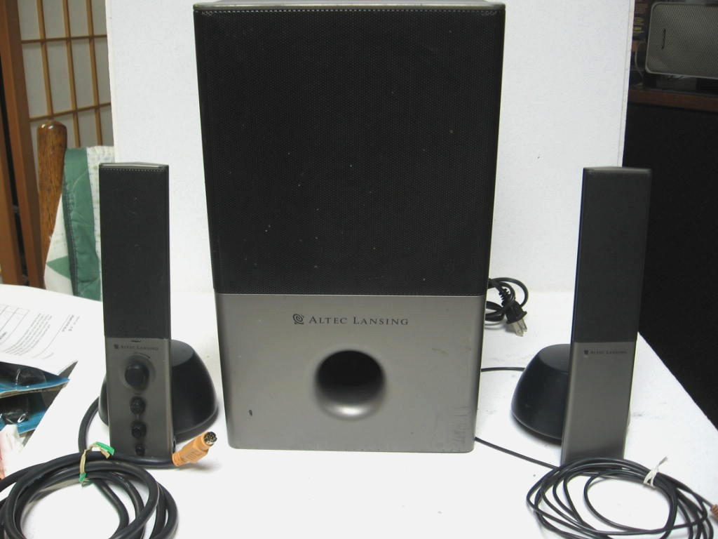 Altec Lansing VS4121 Computer Speaker System 2.1 Channel - Powerful Bass Tested