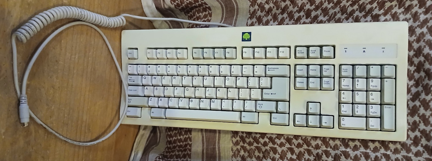 Vintage Zenith Data Systems SK-2000RE Wired PC Keyboard Coiled Cable Green Tree