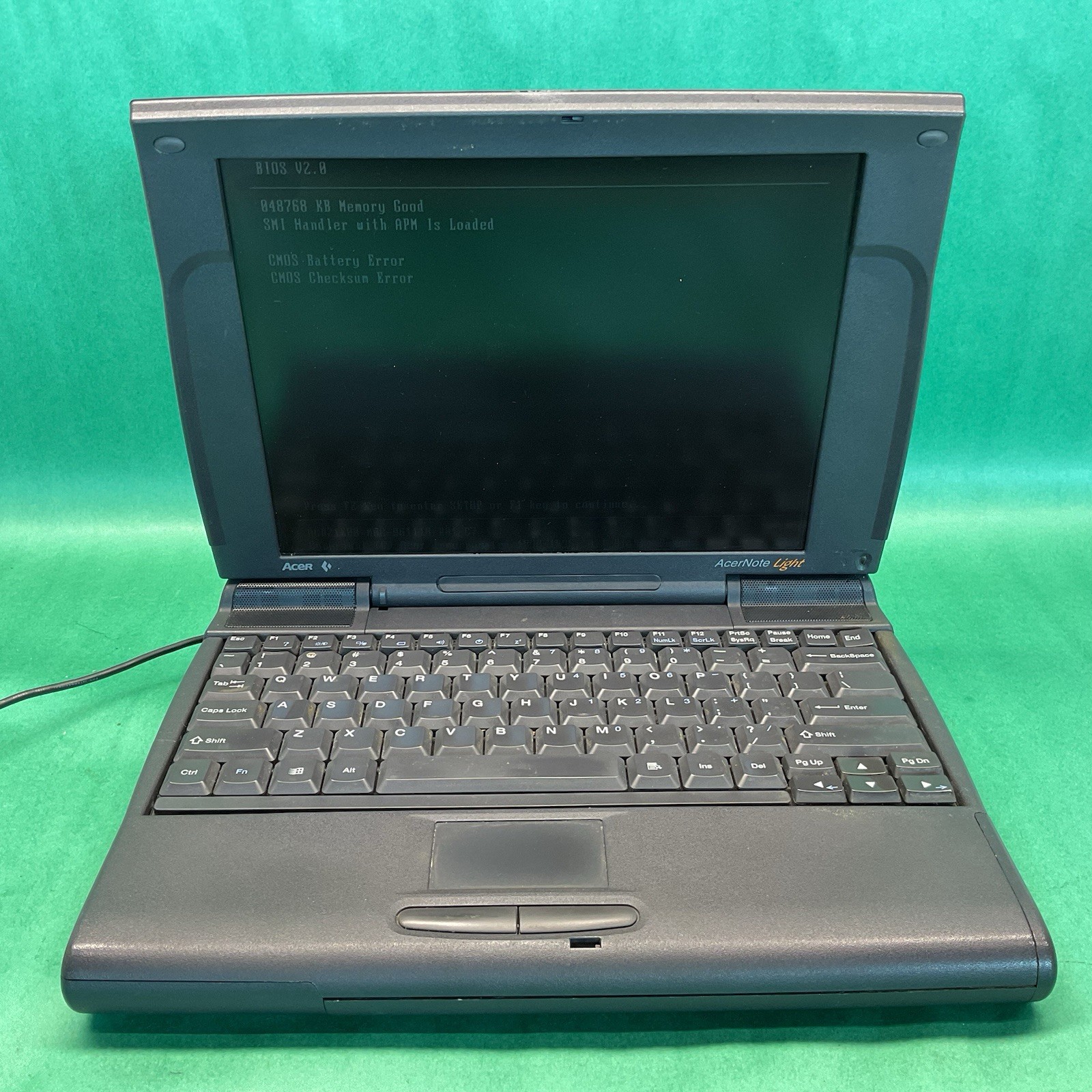 Vintage AcerNote Light - Powers On - NO HARD DRIVE- Untested
