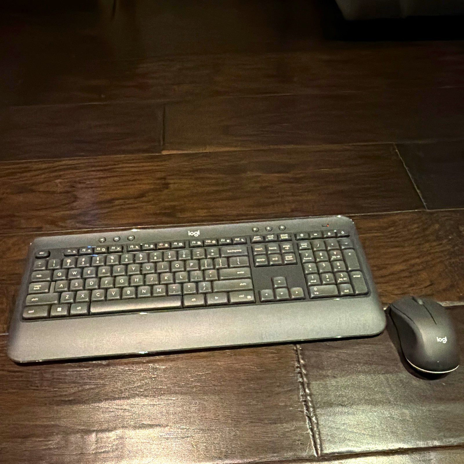 Logitech K540 Keyboard + M310 Mouse Wireless. USED-GREAT CONDITION (NO BOX)