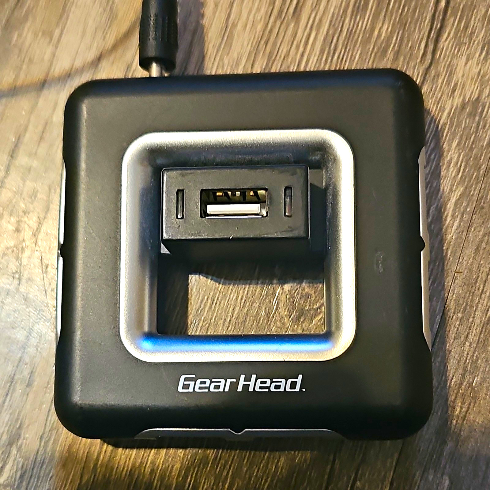 Gear Head UH7200BLK 7-Port Powered USB 2.0 Hub/Splitter Box Black