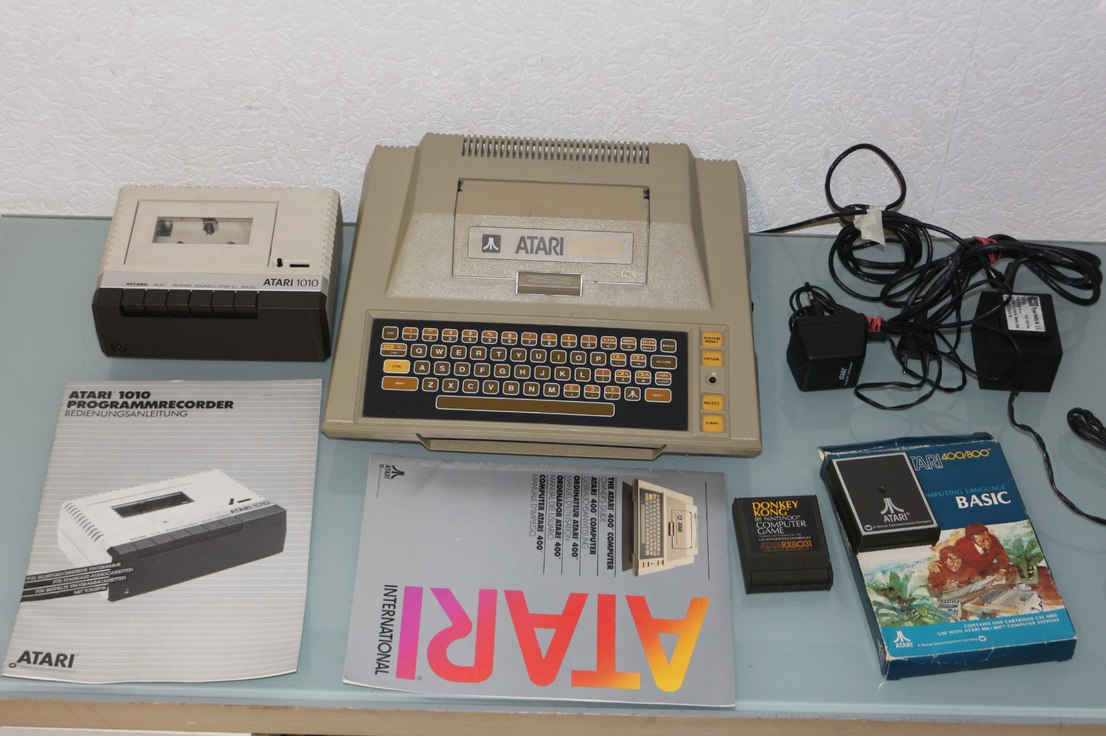 Atari 400 Vintage Retro Computer HTF with 1010 Recorder and Instructions