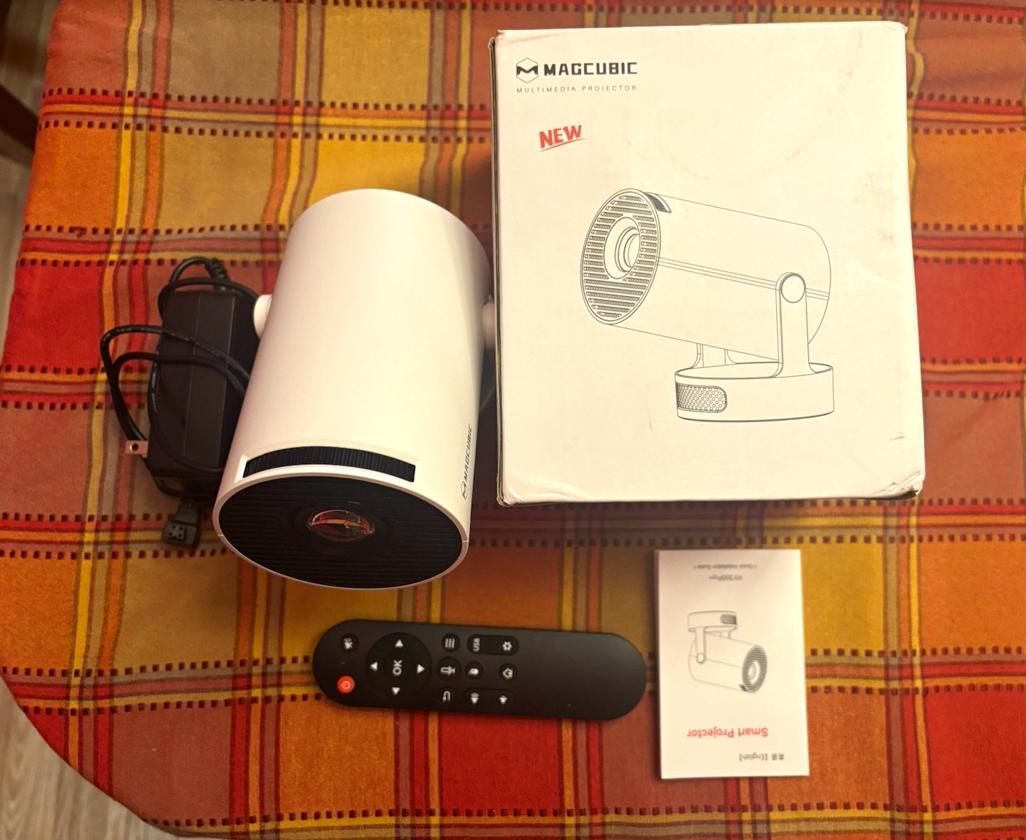 MAGCUBIC HY300Pro+ LPD Smart Projector 720p 200 ANSI HDMI USB Remote - Working