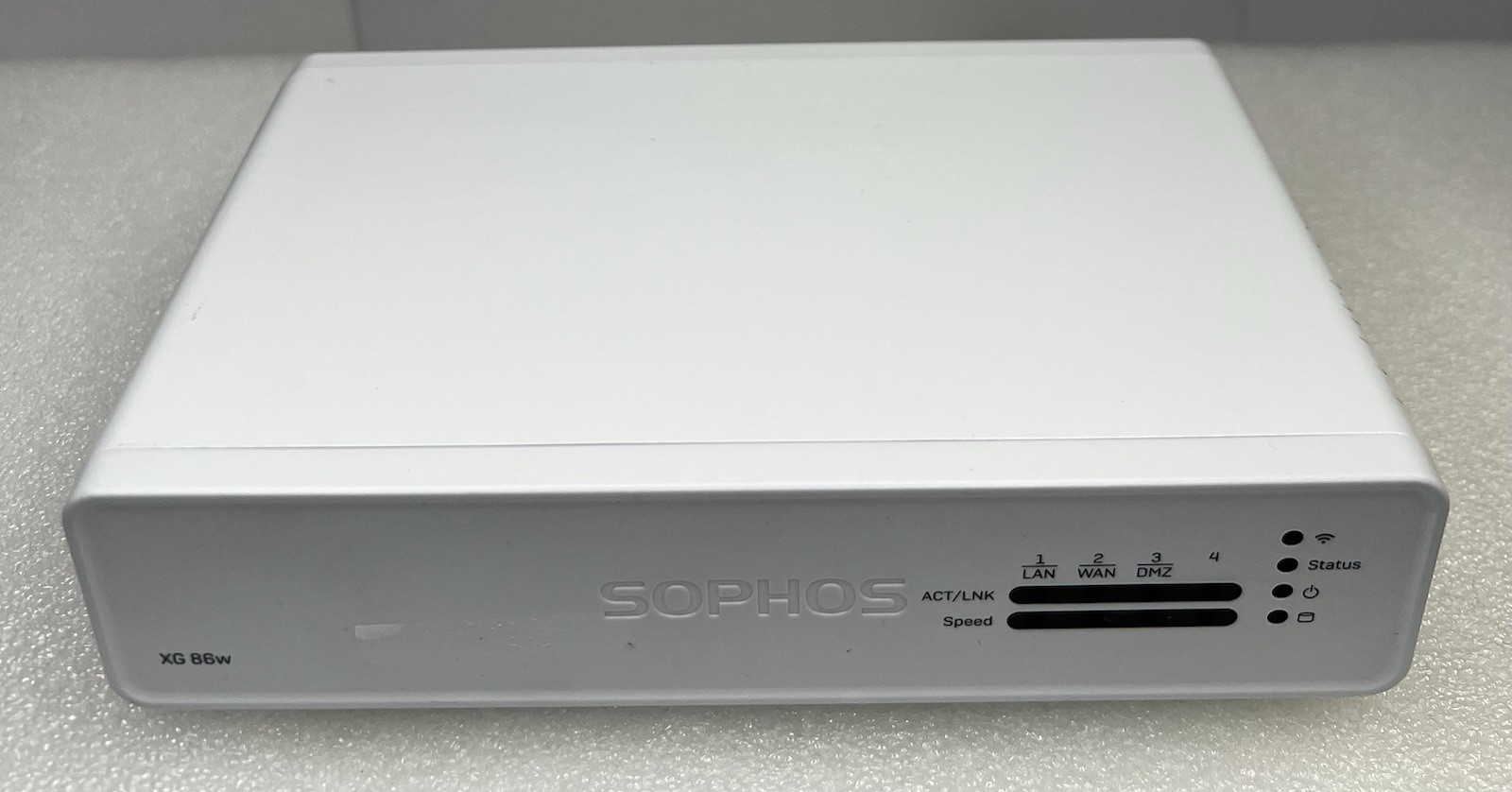 Sophos XG 86w Rev. 1  Network Security Firewall 4 Port Connection