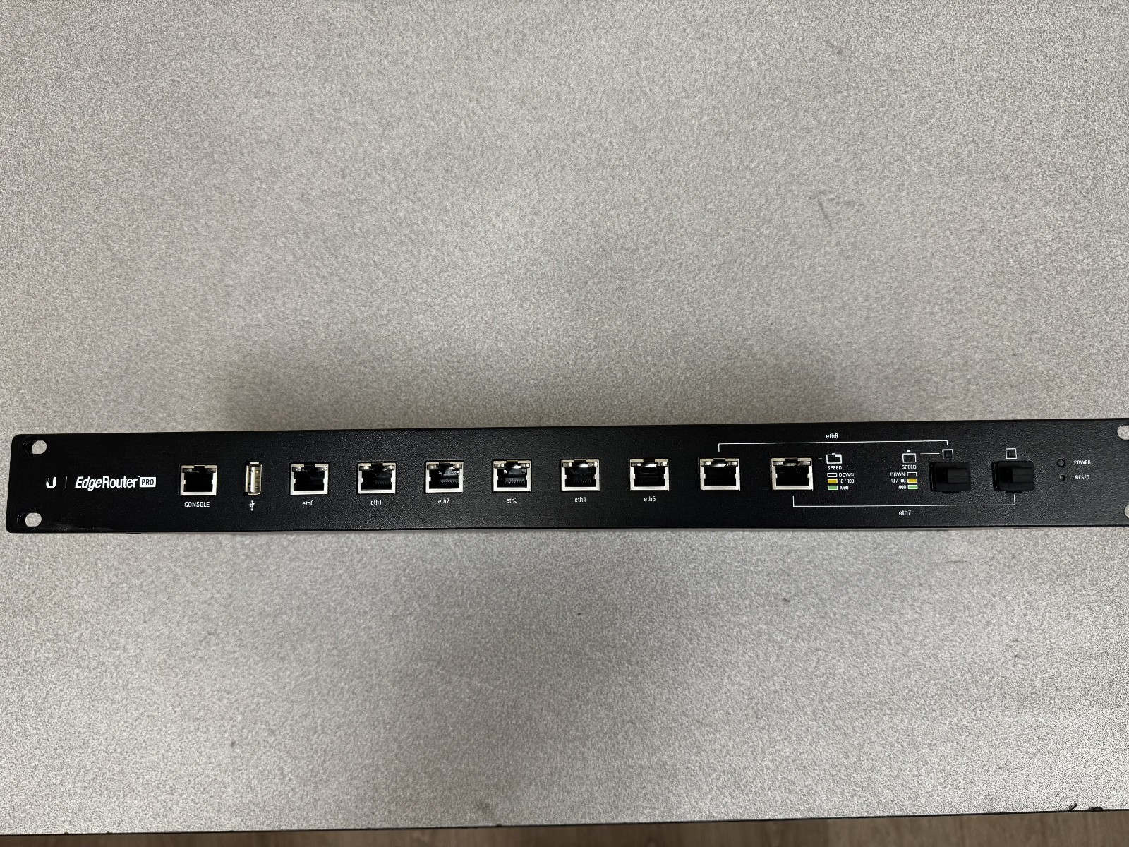 ER-8 Pro - Ubiquiti Networks EdgeRouter Wired 8 Port Gigabit Router