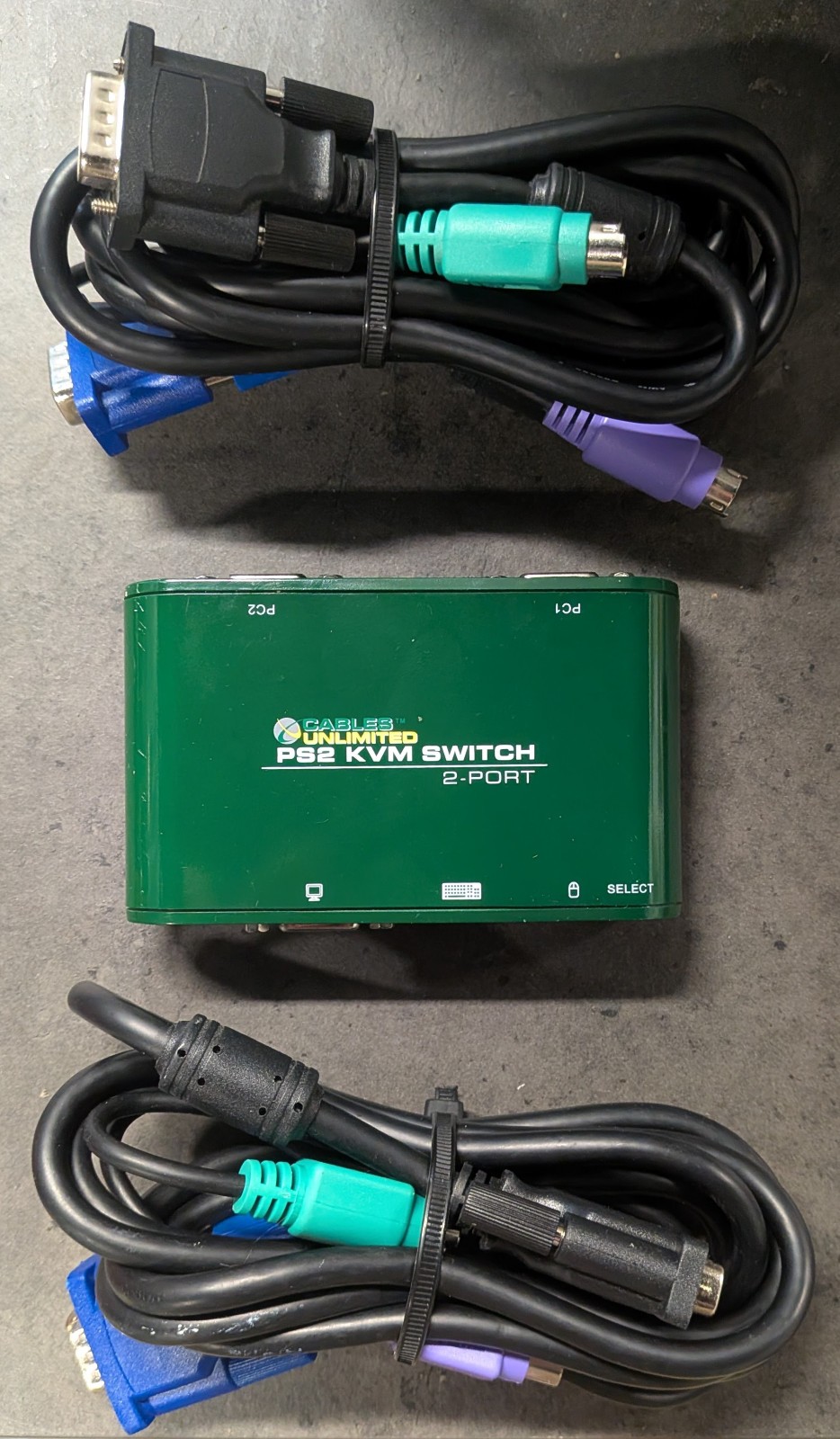 Cables Unlimited SWB-9000 2 Port PS/2 KVM Switch with Cables WORKS