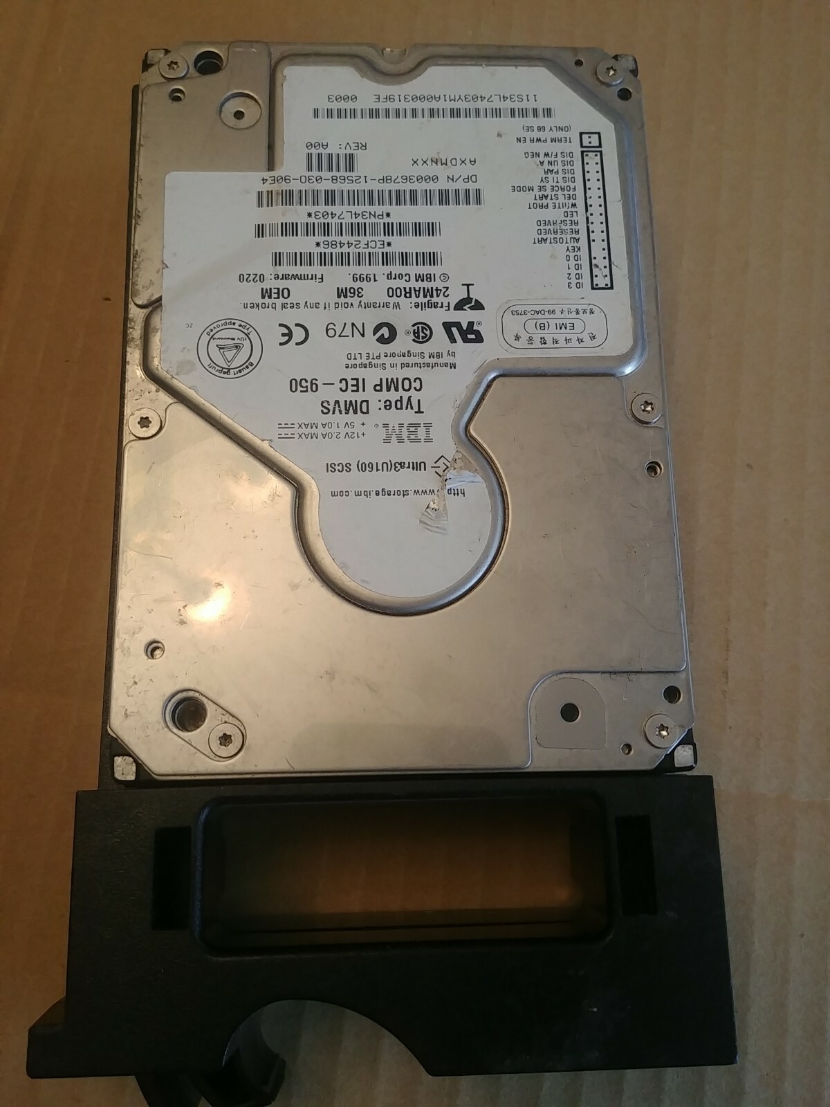 IBM DMVS / IEC-950 / 09L4056 /18.2 GB HARD DRIVE