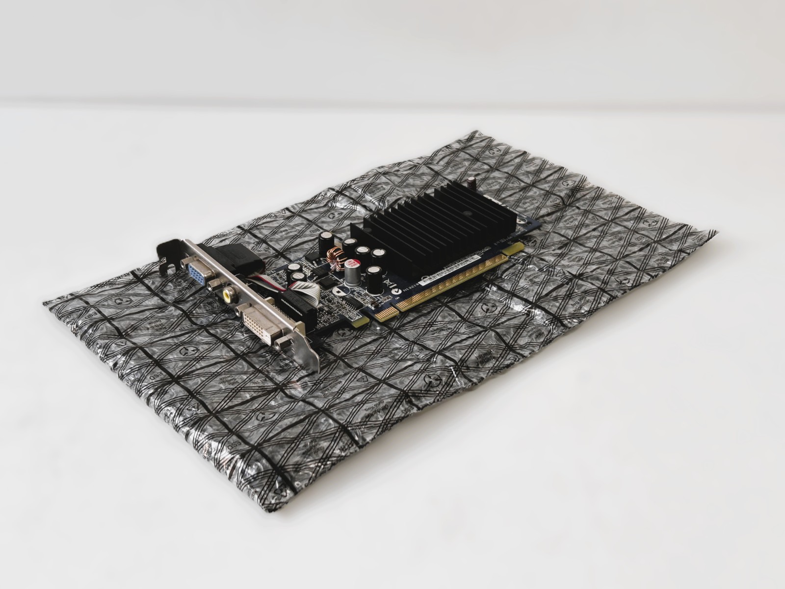 Asus En6200le Tc256/td/64m5/a PCI Express 64MB DDR RAM Video Card