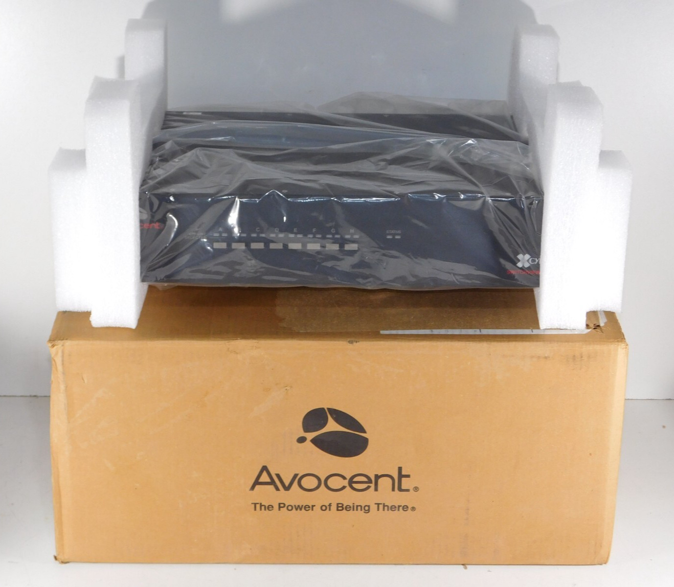 New Avocent SC8PDV-001 Cybex SwitchView SC8 8 Port Desktop DVI KVM Switch System