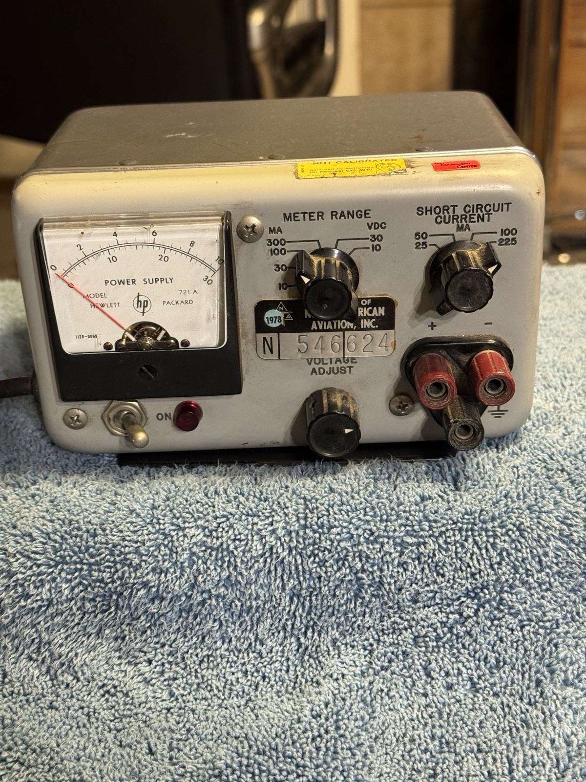 Hewlett Packard Model 721 A Power Supply North American Aviation INC