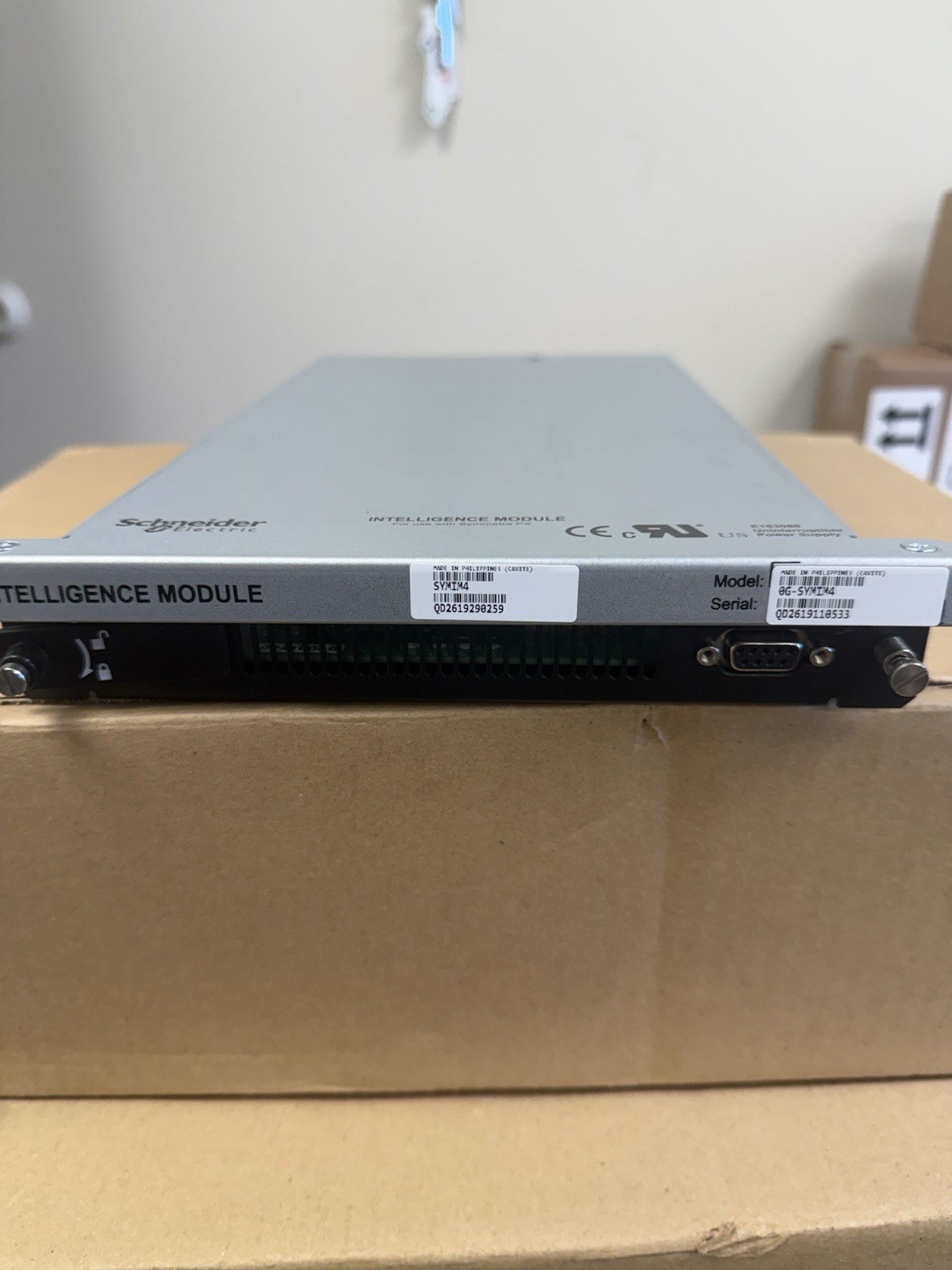 APC By Schneider Electric SYMIM4 Intelligence Module