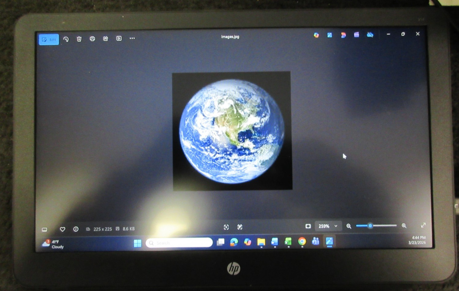 HP ELiteDisplay S140u 14-Inch Screen LED-Lit Monitor With Cover