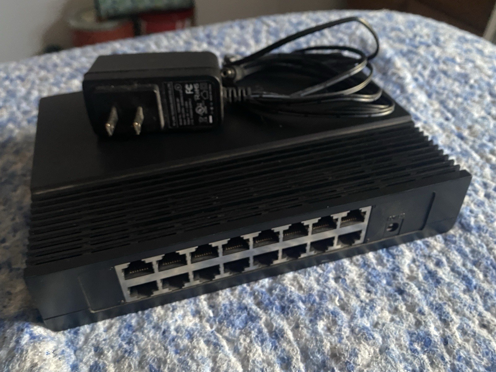 TP-LINK TL-SF1016D 16-Port Fast Ethernet Unmanaged Switch