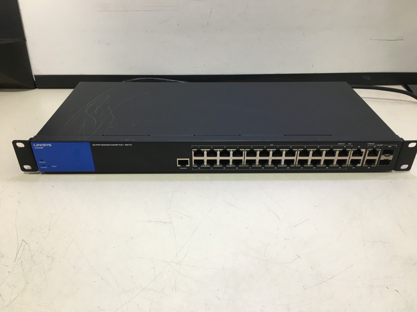 LINKSYS 28-PORT BUSINESS MANAGED GIGABIT PoE+ SWITCH (LGS528P) W/ RACK EARS