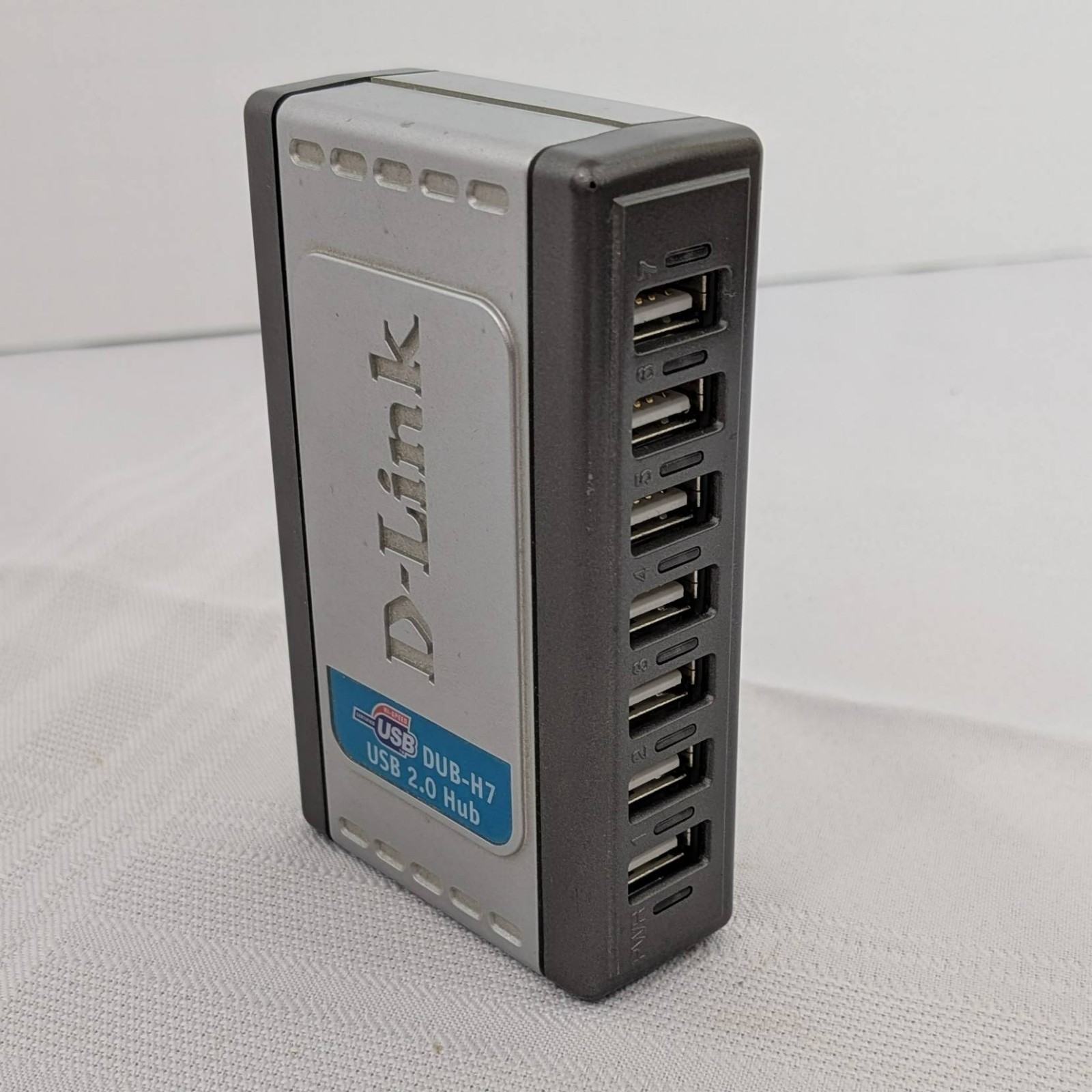 D-Link USB 2.0 Hub 7 Port Model DUB-H7
