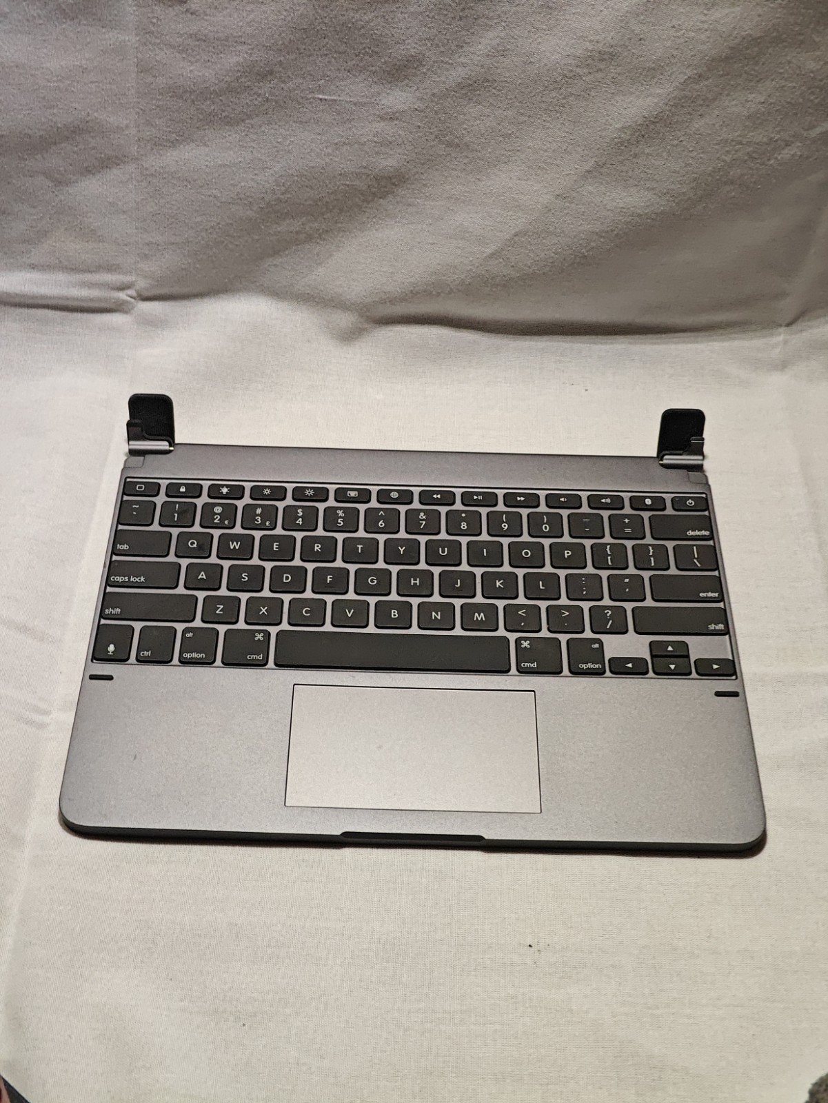 Brydge Bluetooth Keyboard Dock with Touchpad, Hinged,Model BRYTP6021 Tested