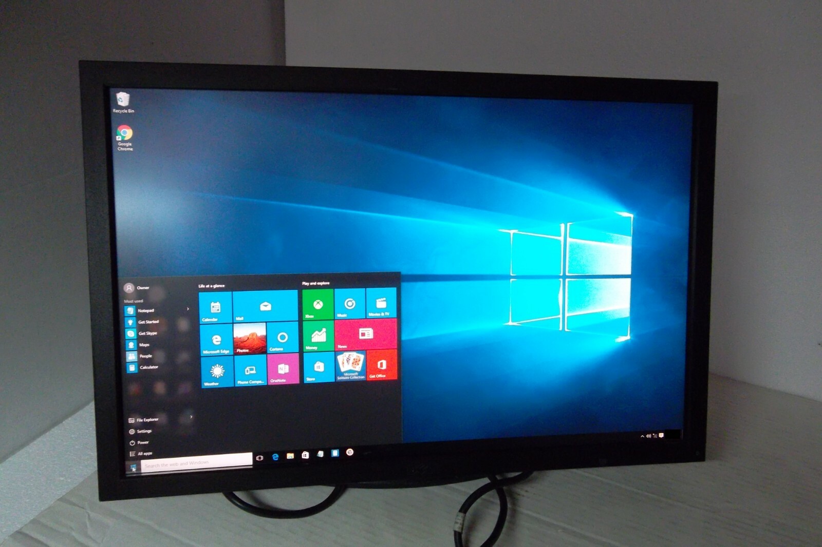 Dell U2410f 24" UltraSharp LCD Monitor 1080p DVI DP HDMI 4-Port USB U2410 C592M