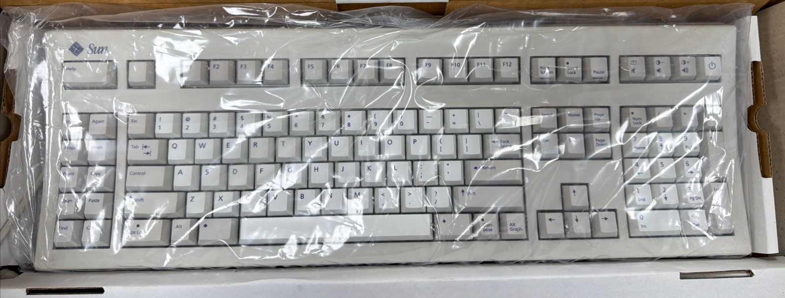 Sun F320-1234-02 Type 5c Keyboard Mini-Din US/UNIX New Old Stock 