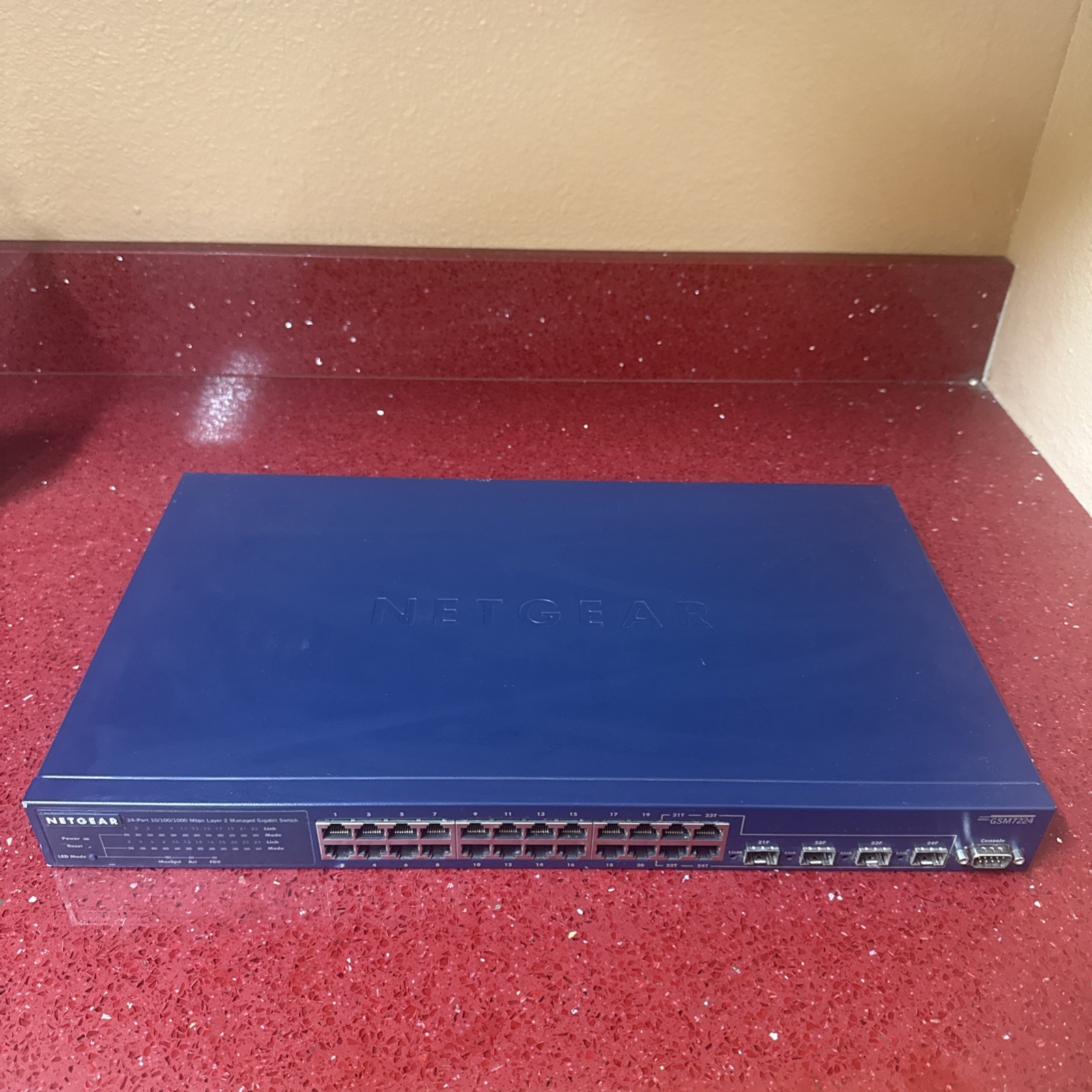 NETGEAR GSM7224NA Managed Gigabit 24-Port 10/100/1000 Switch