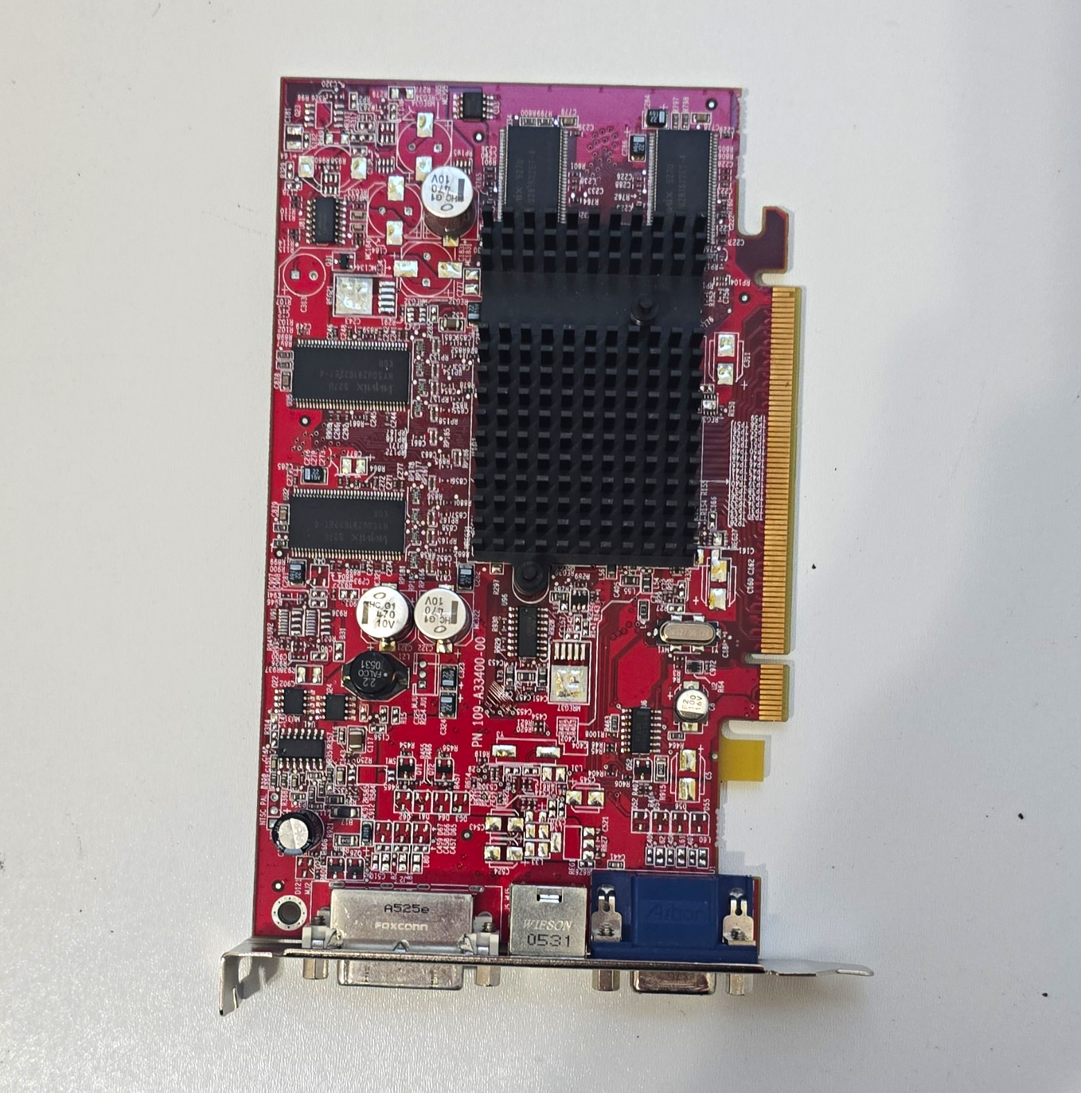 ATI Radeon X300 PCI Express Graphics Card w/ Heatsink DVI VGA S-Video