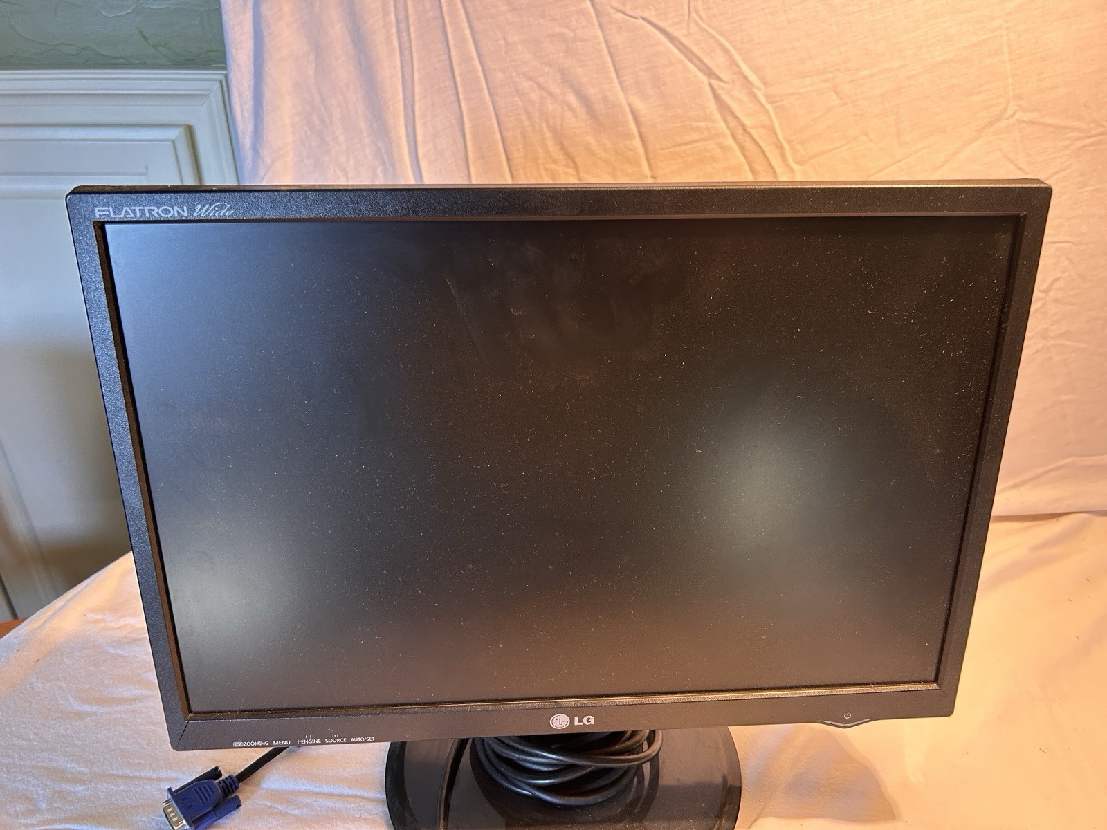 LG Flatron Black Desktop Monitor L196WTQ-BF
