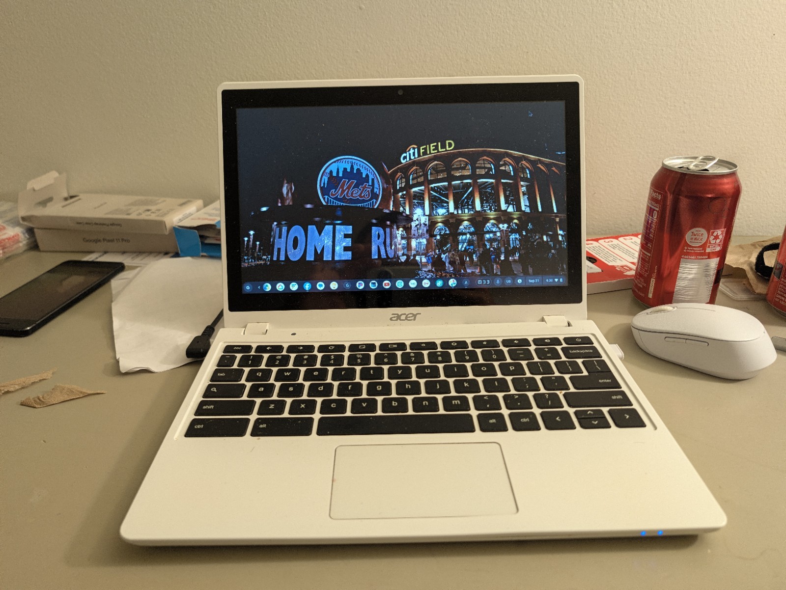 Acer Chromebook C720P-2600 Laptop - RUNS CHROME OS FLEX. 