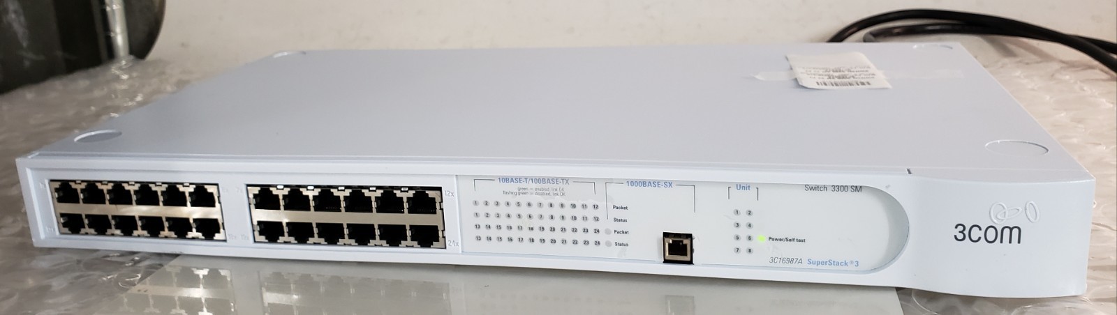 3COM 3C16987A SuperStack 3 10Base-T/100Base-TX 1000Base-SX Switch 3300SM w/ Cord