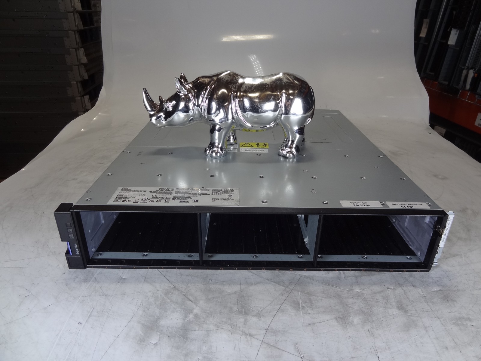 IBM 2107-D04 DS8880 24-BAY SFF STORAGE EXPANSION