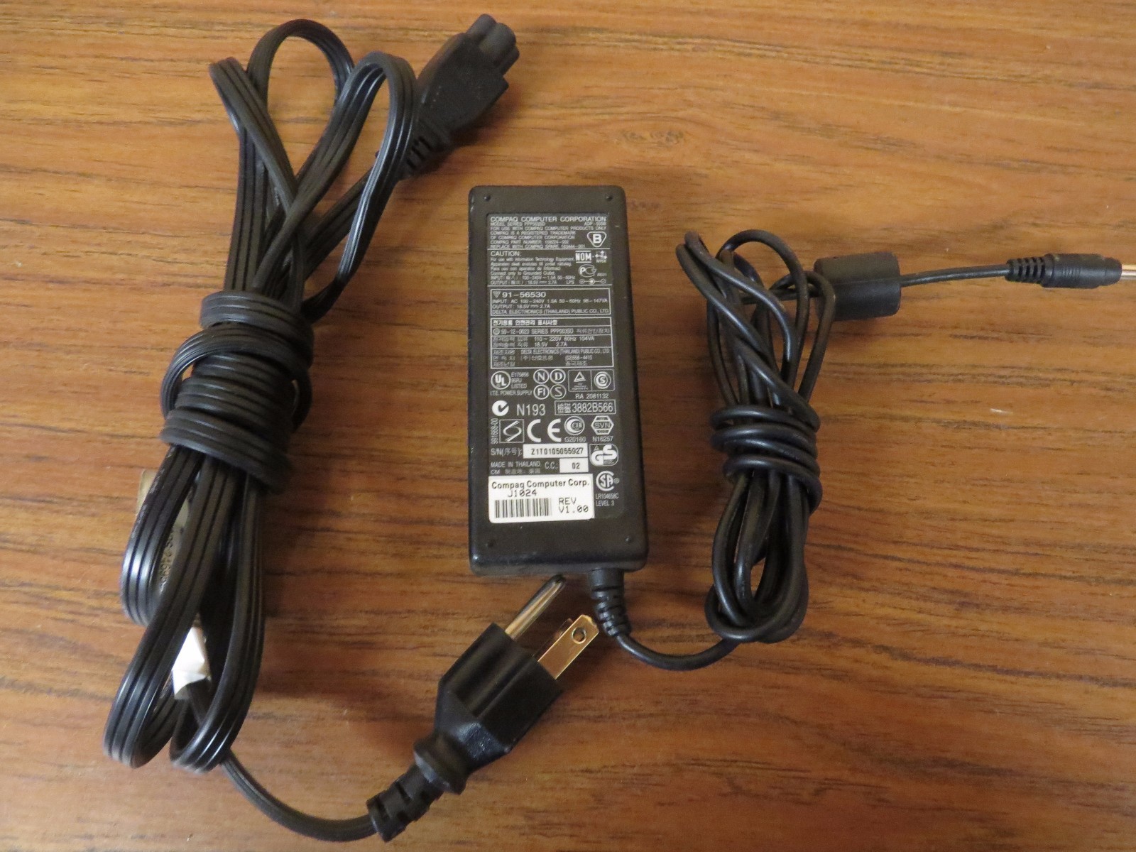 + Compaq AC Adapter ADP-50SB PPP003SD 18.5V 2.7A
