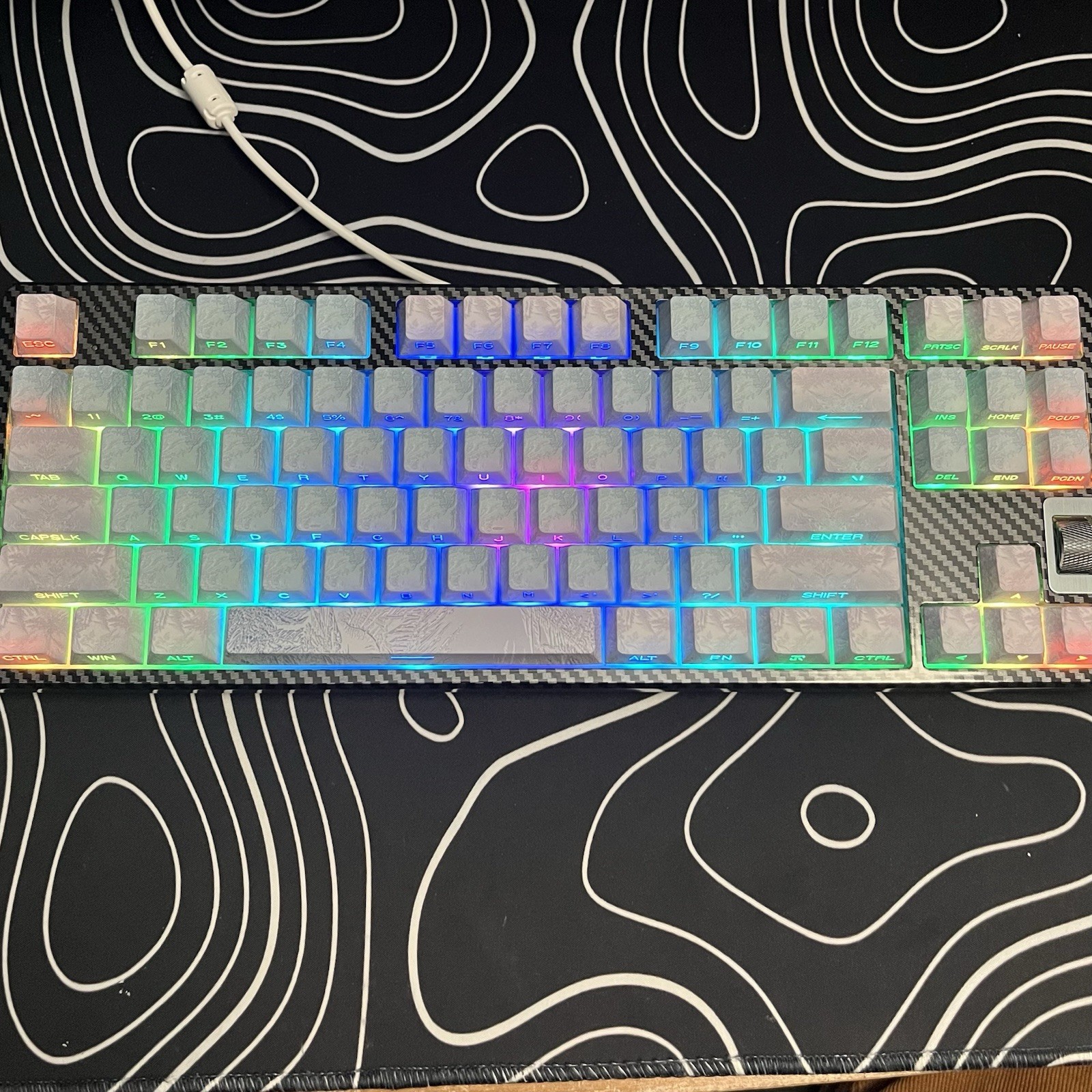 Winter’s Ice Custom Mechanical Keyboard 87-key Clicky