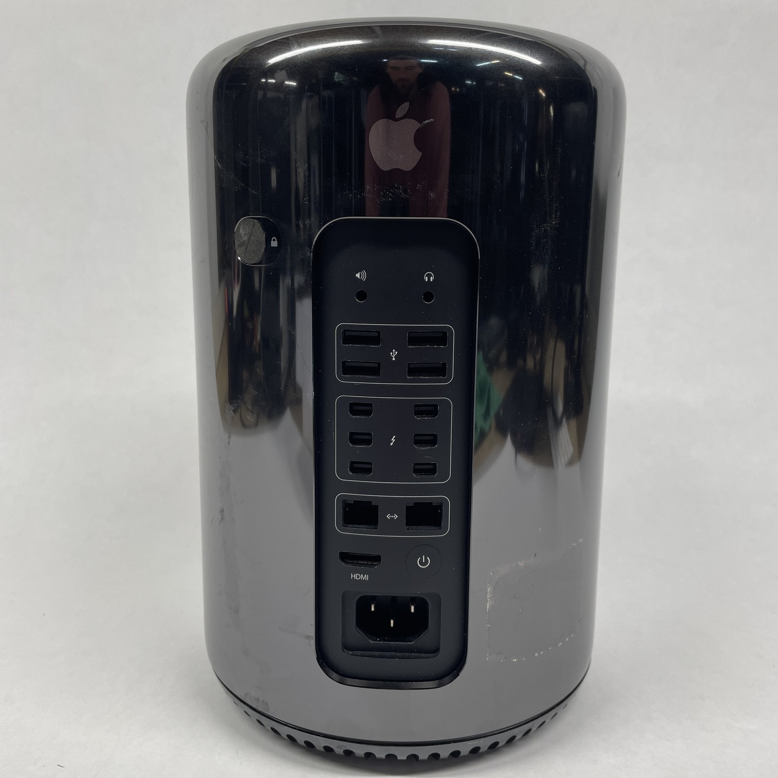 Apple Mac Pro (2013) MacPro6,1 E5-1650v2 32GB RAM 2TB No OS (1138876)