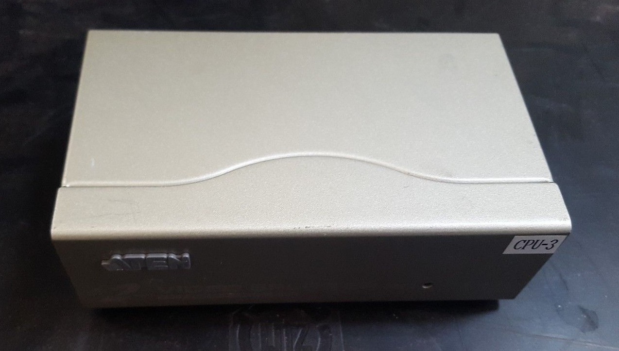 ATEN VS-92A 2-PORT VIDEO SPLITTER (R5S8.4B4)