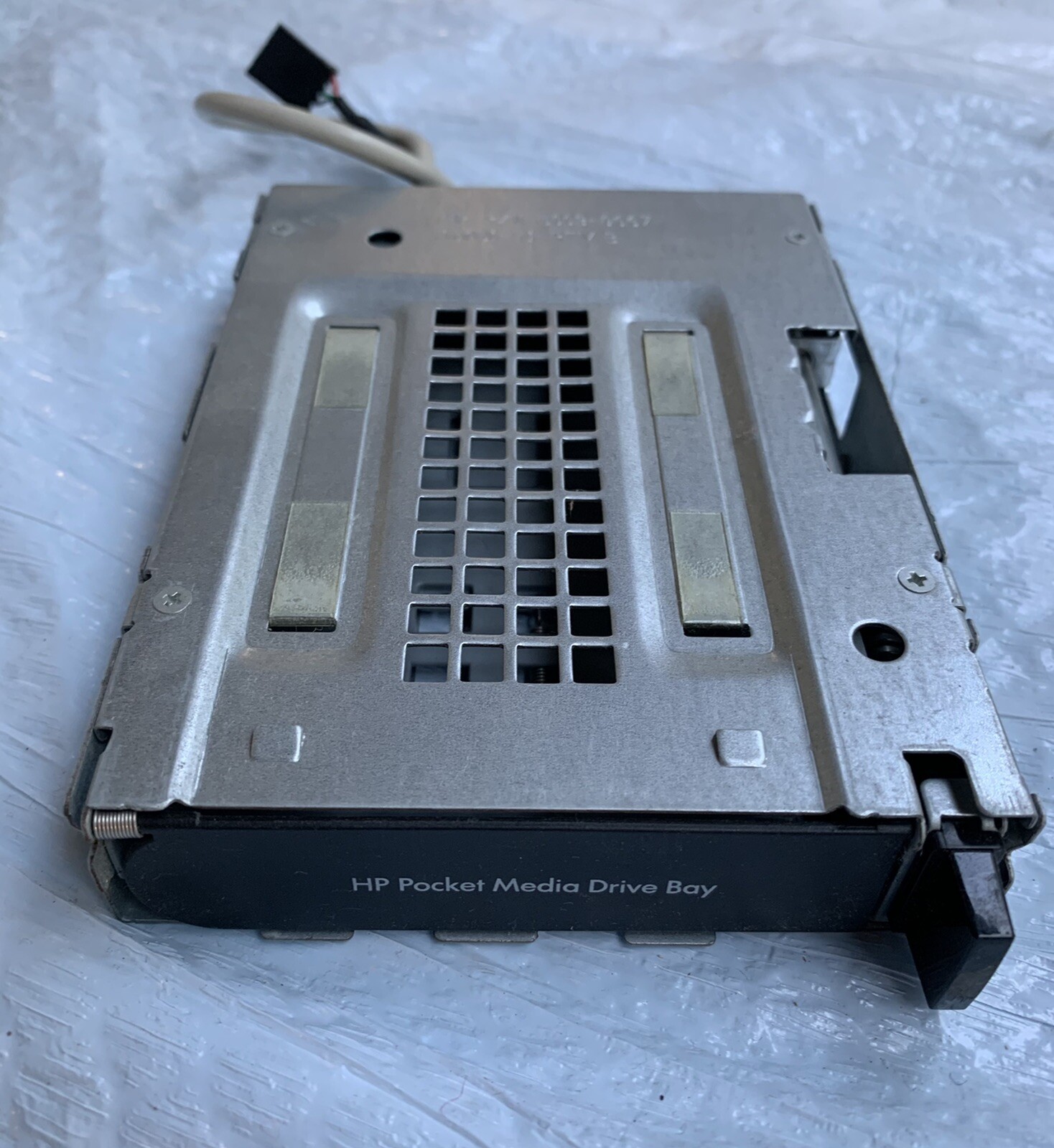 HP Front Panel Pocket Media Drive Bay P/N 5003-0667 with Cable / HP Pavilion