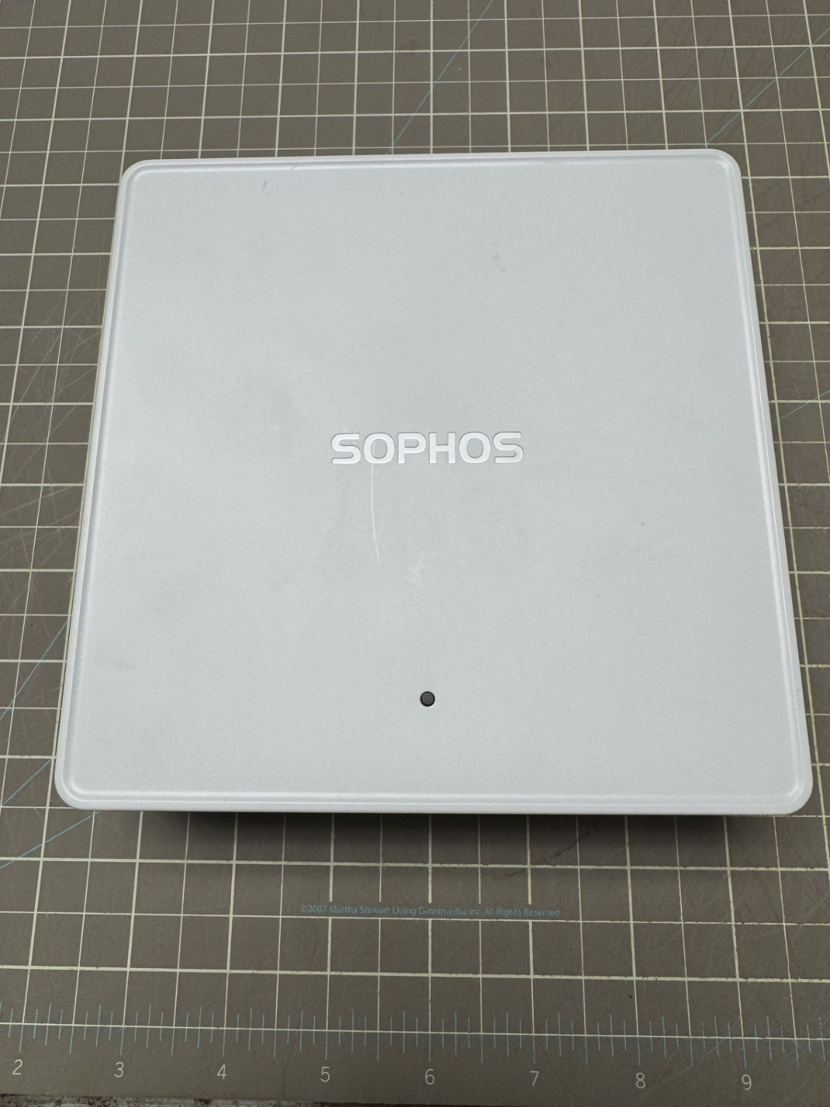 Sophos APX 320 Dual-Band Wireless Access Point Pre-Owned