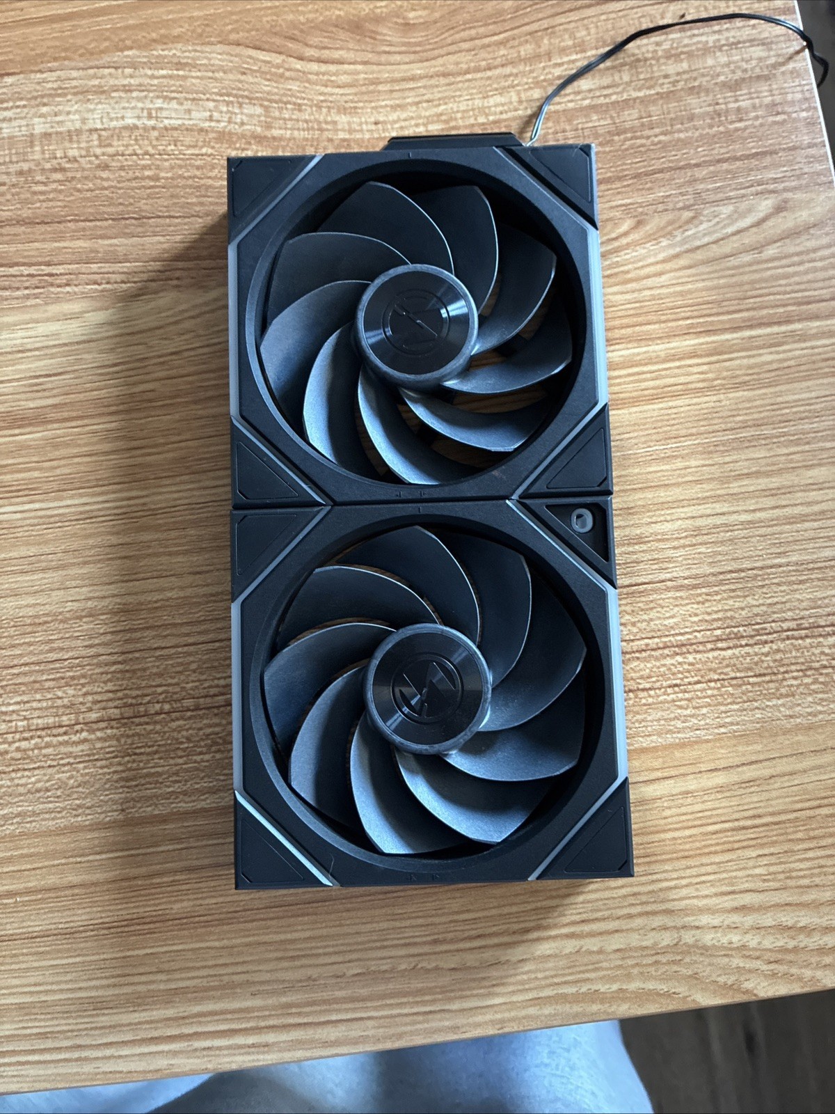 *Fans Only* Lian Li UNI FAN TL Wireless Reverse Blade 140mm - Black (2-Pack)