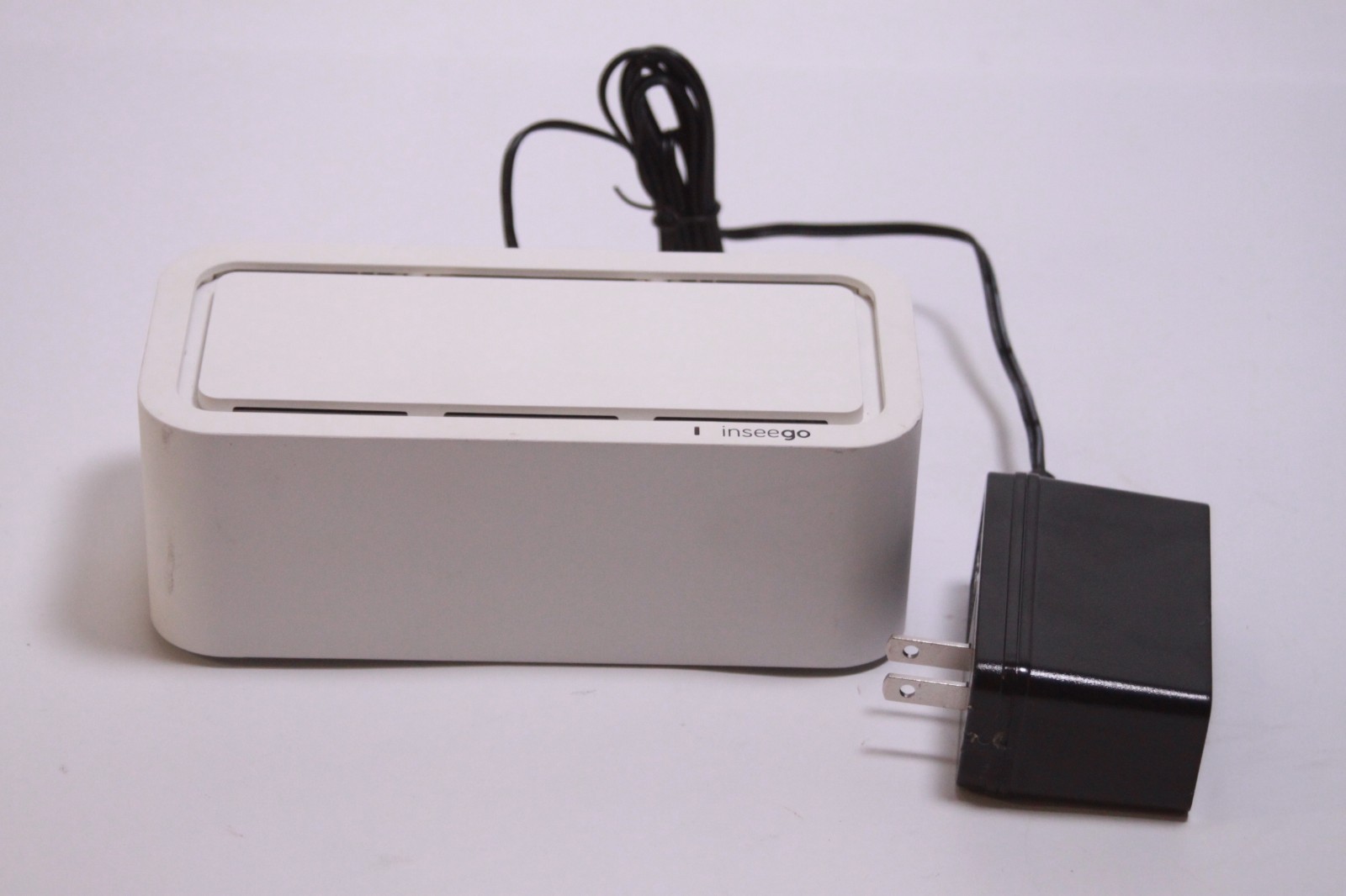 Inseego FX2000 5G Router FX2000-3 USB-C RJ-45 1Gbps Powers On READ AS IS