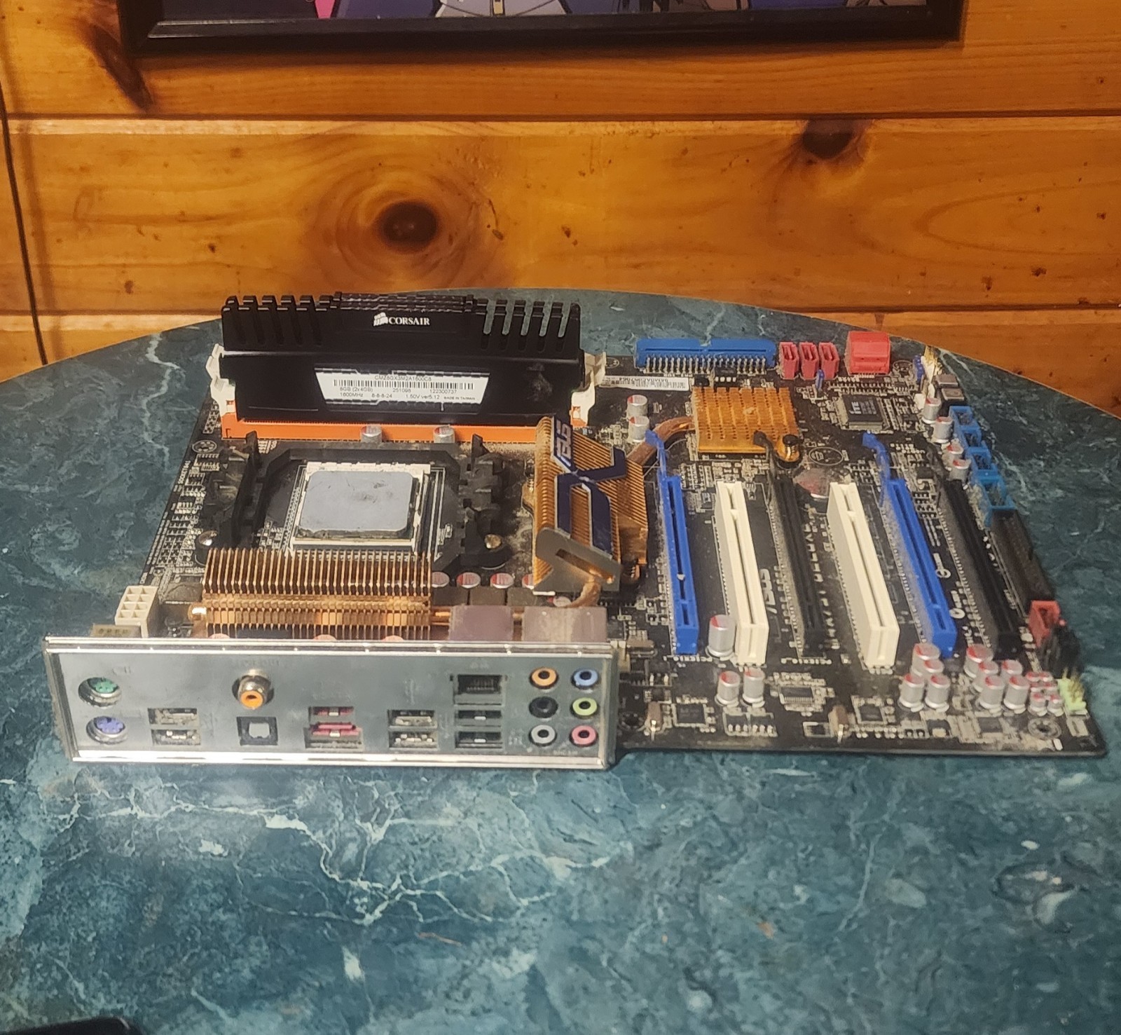 ASUS M4A79T Deluxe Gaming Motherboard