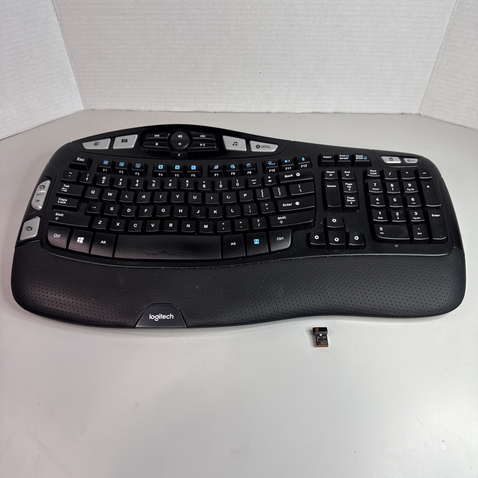 Logitech K350 Comfort Wave Wireless Keyboard with USB dongle tested Excellent