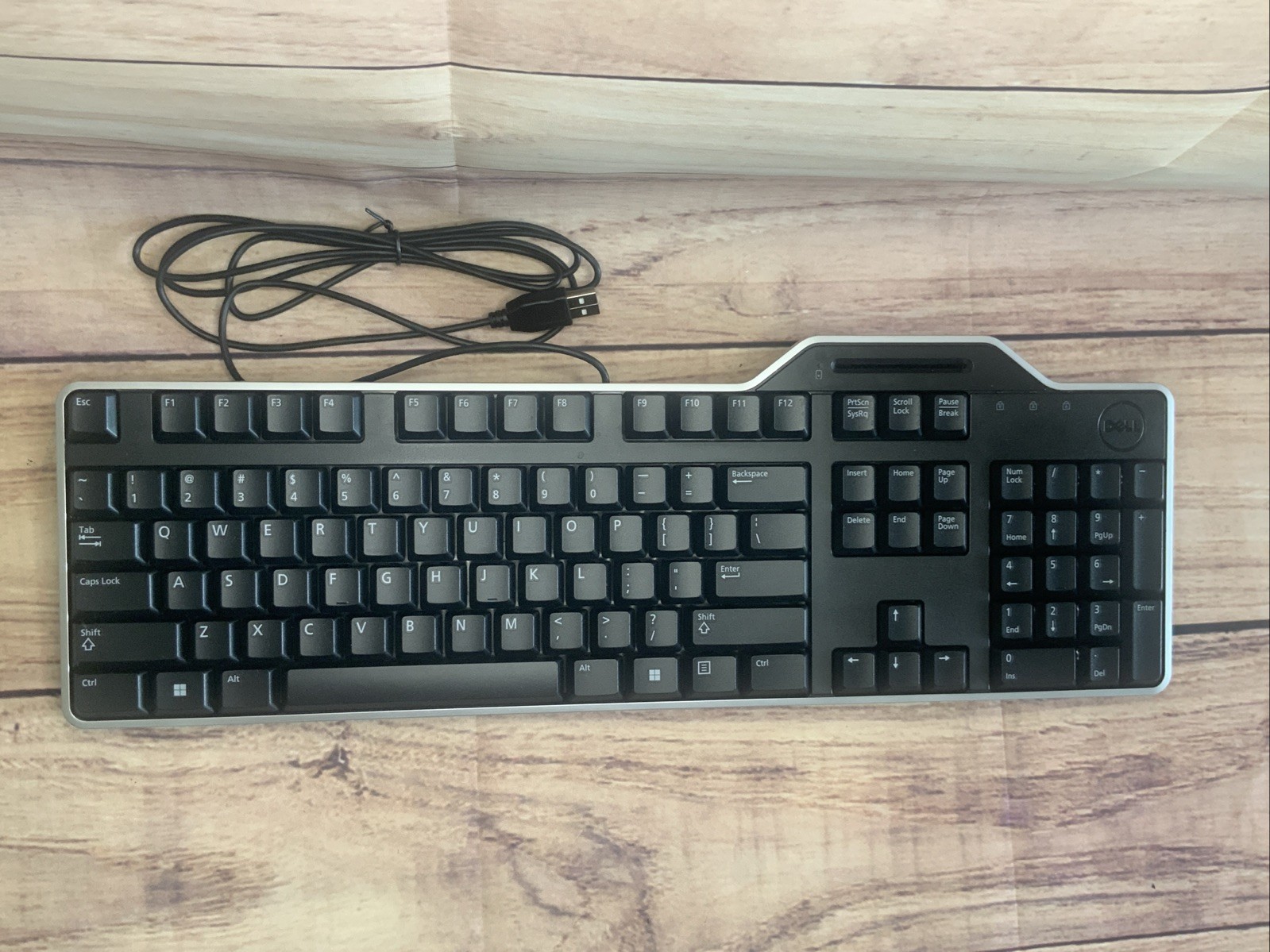 Dell KB813t Black USB Wired Desktop English Keyboard W Smart Card Reader - 34GPR