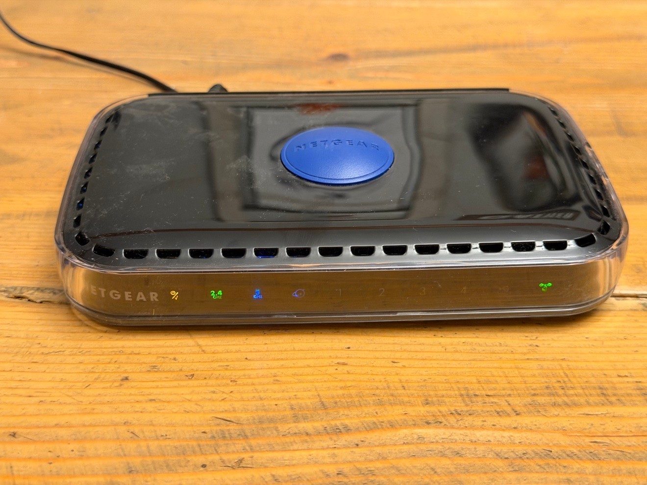 Netgear WNDR3400v3 N600 Dual Band Wireless Router Tested w/ Power Adapter Bundle