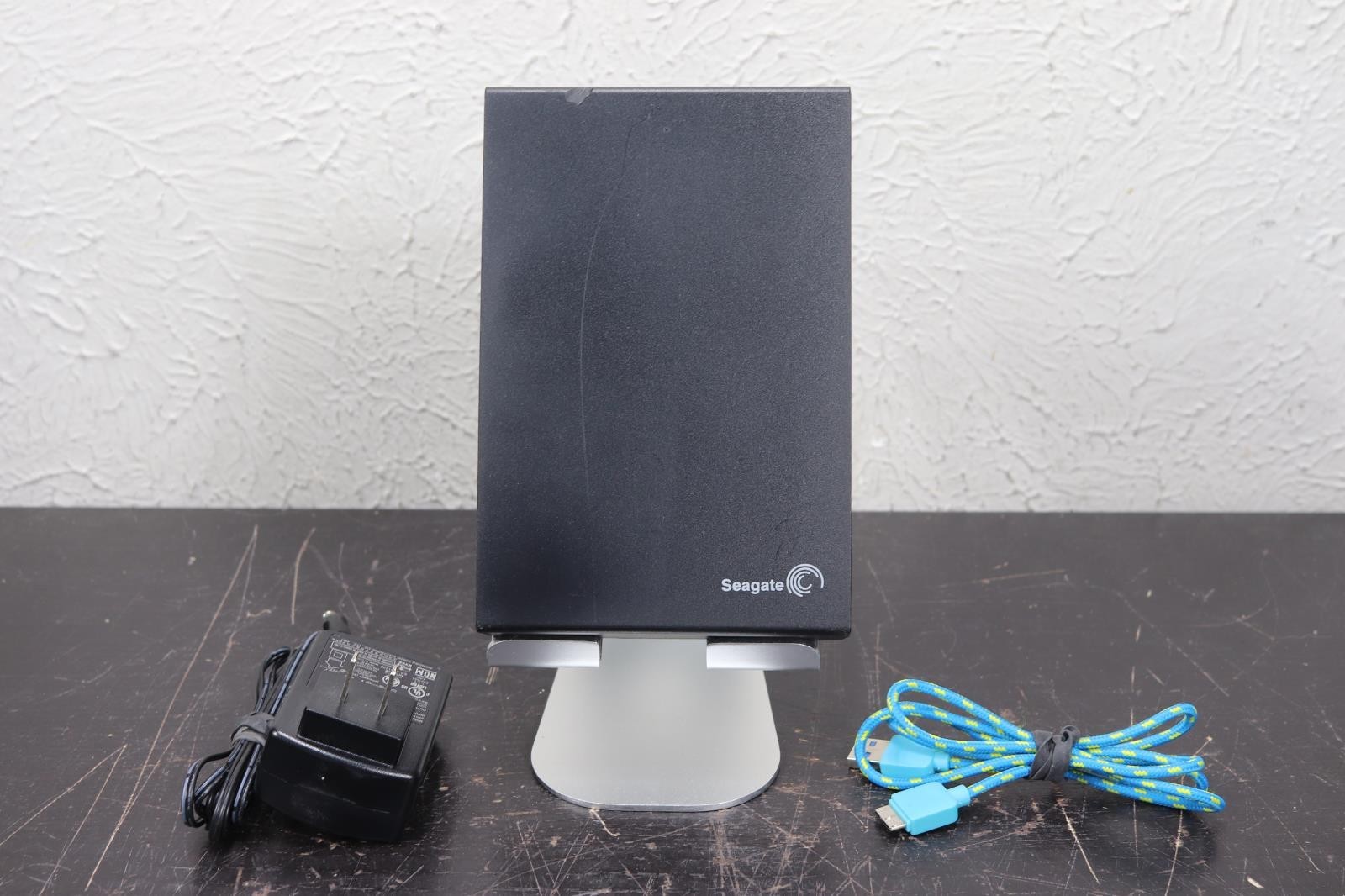 Seagate SRD00F2 Expansion Desktop Drive 2TB HDD External Hard Drive