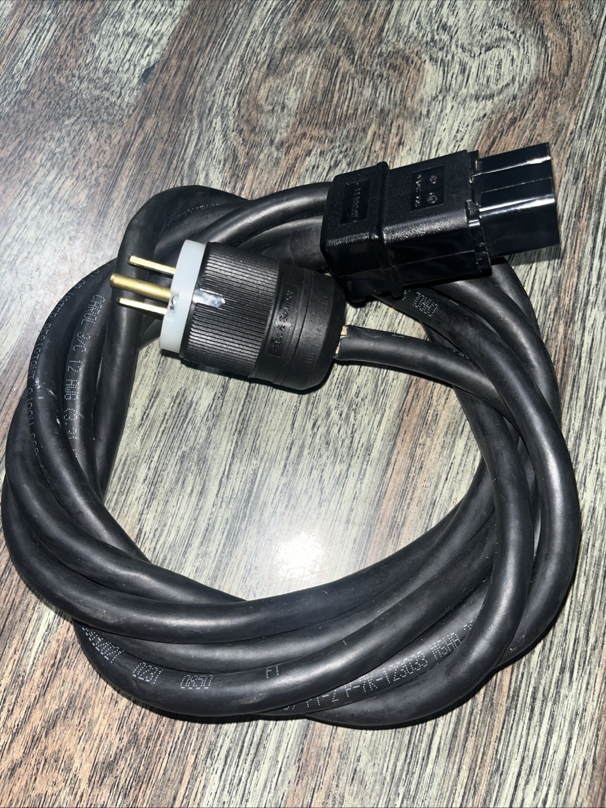 Industrial/Commercial Use 250V 20A Power Cord IECC19 Heavy Duty Plug 10feet