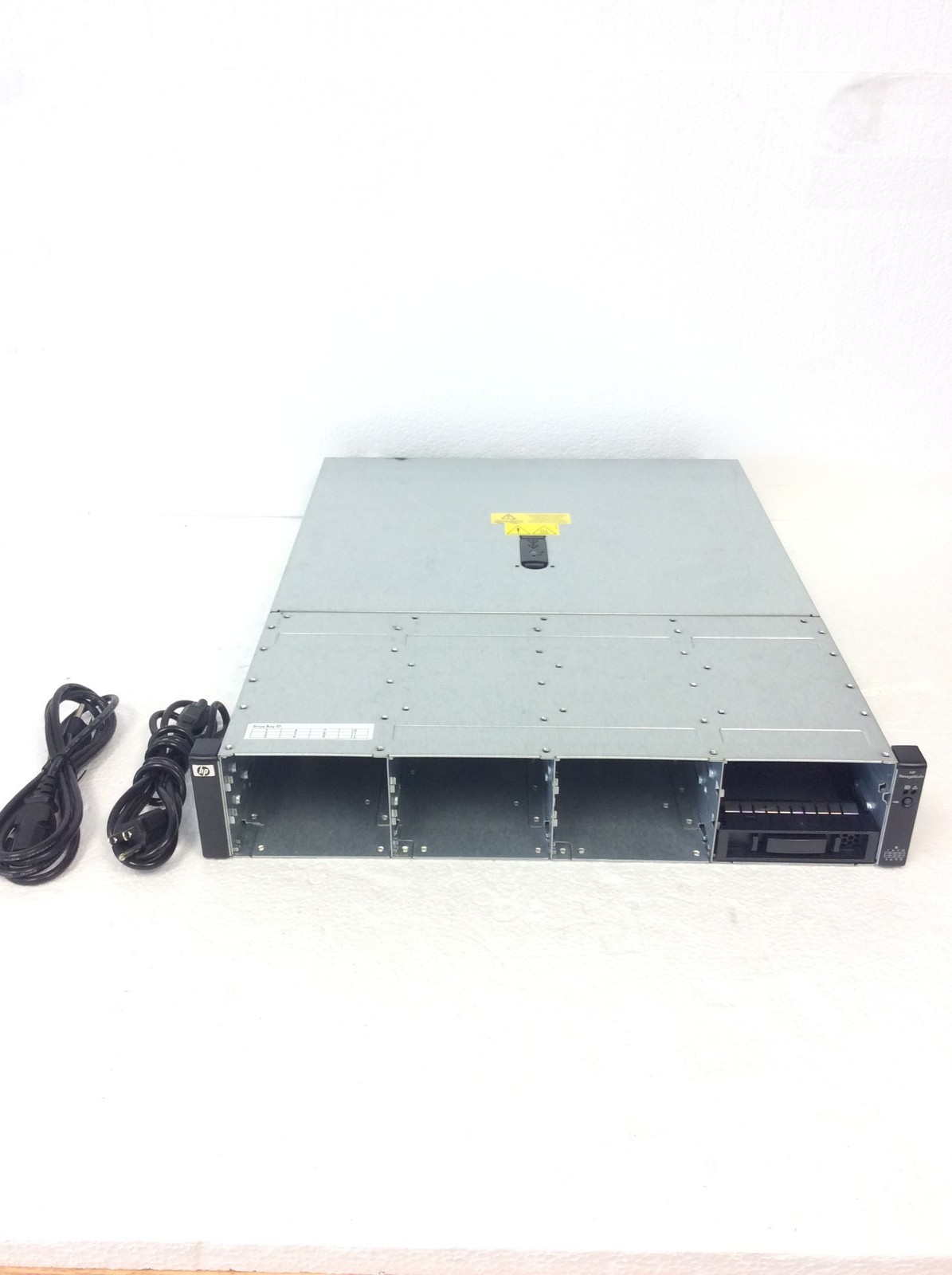 HP StorageWorks AG638B 12 Bay Rack Mountable Hard Drive Enclosure, No HD, QTY