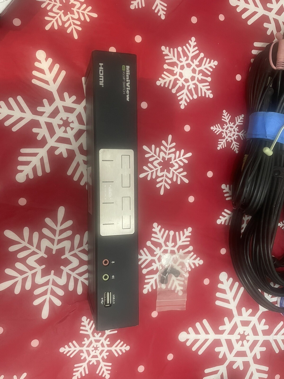 IOGear MiniView GCS1794 4-Port HDMI Multimedia KVMP Switch w/ Audio power supply