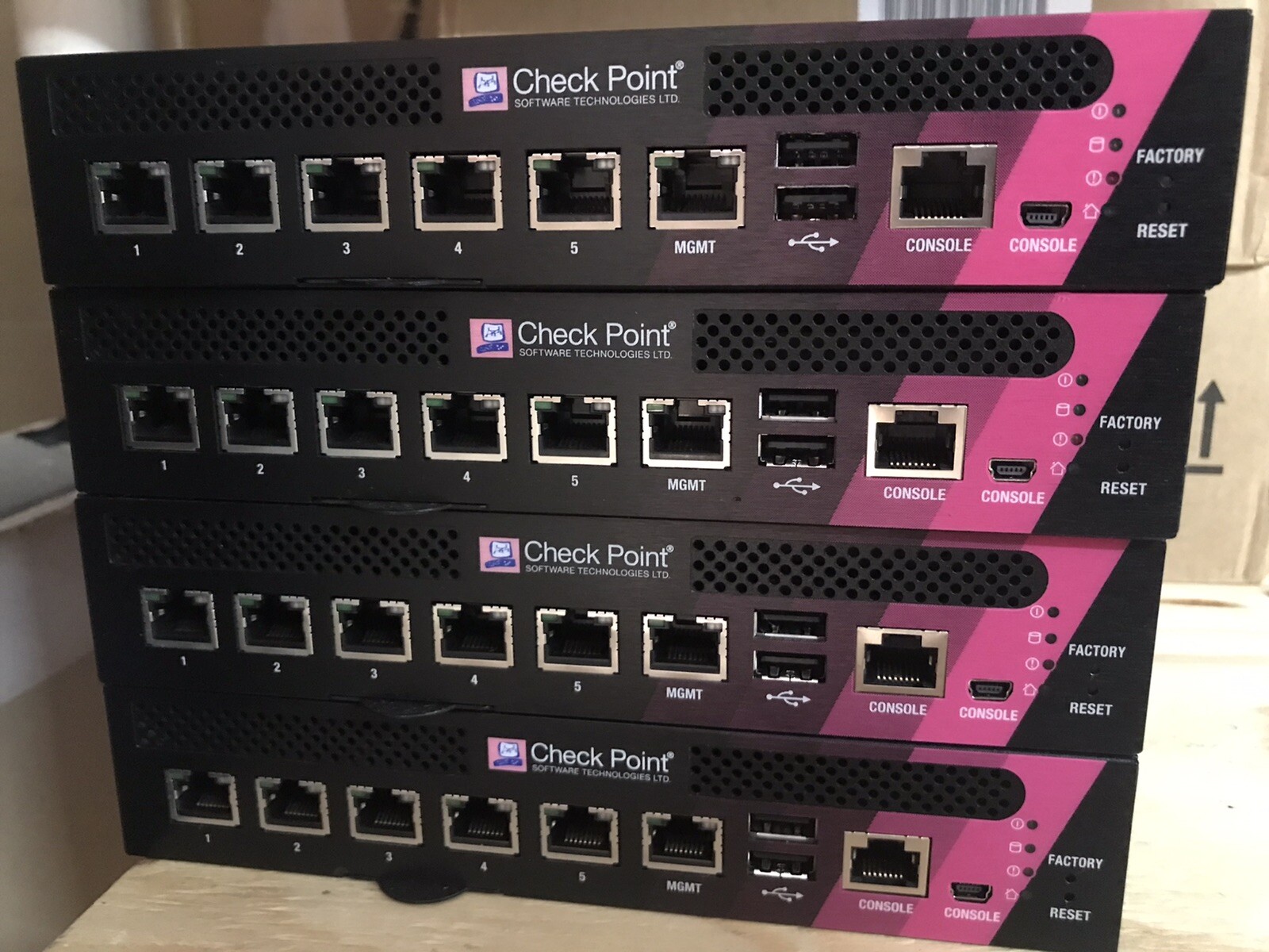 Check Point 3100 Security Gateway PB-10 3200 Security Appliance 05704-16-05908