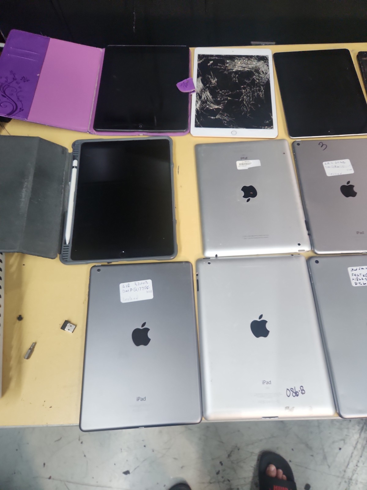 Apple iPad Samsung Lot of 15 Mixed Models FOR PARTS OR Repair Or Scrap Gold