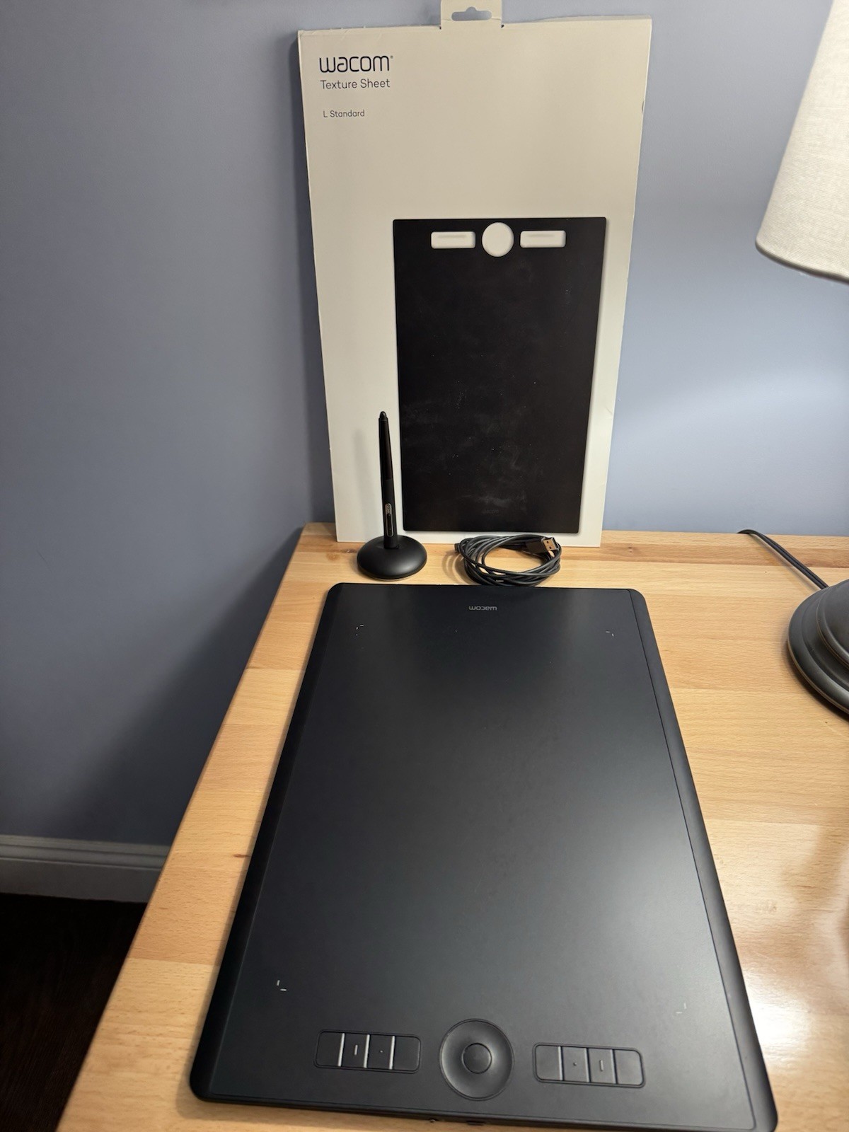 Wacom Intuos Pro Creative Pen Tablet - PTH860 Complete with Extra Texture Sheet