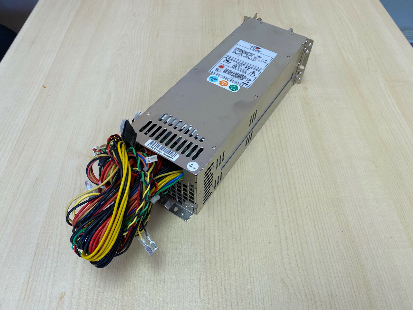 Emacs DM1W2-5600V3V Server Power Supply w/ 2each R2W-5600P-R